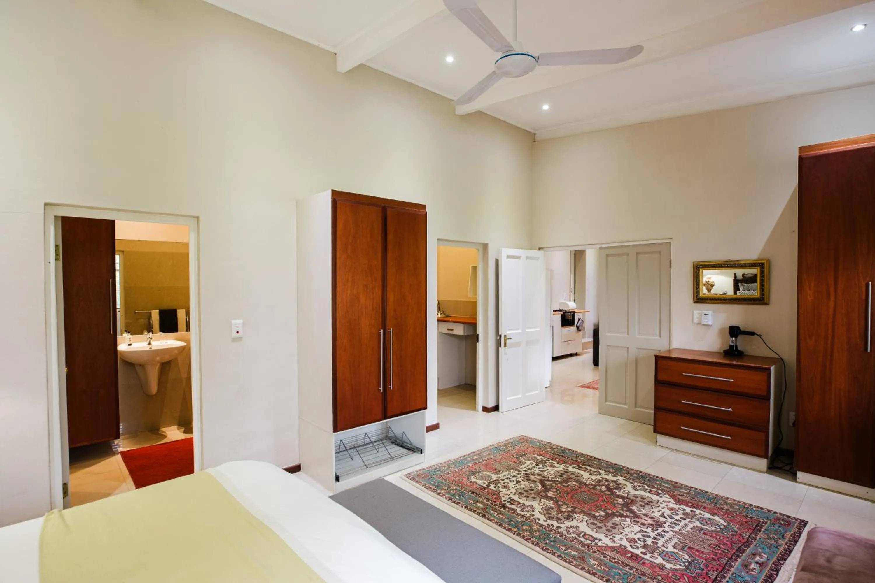 Bathroom, Bed in Marshden Estate