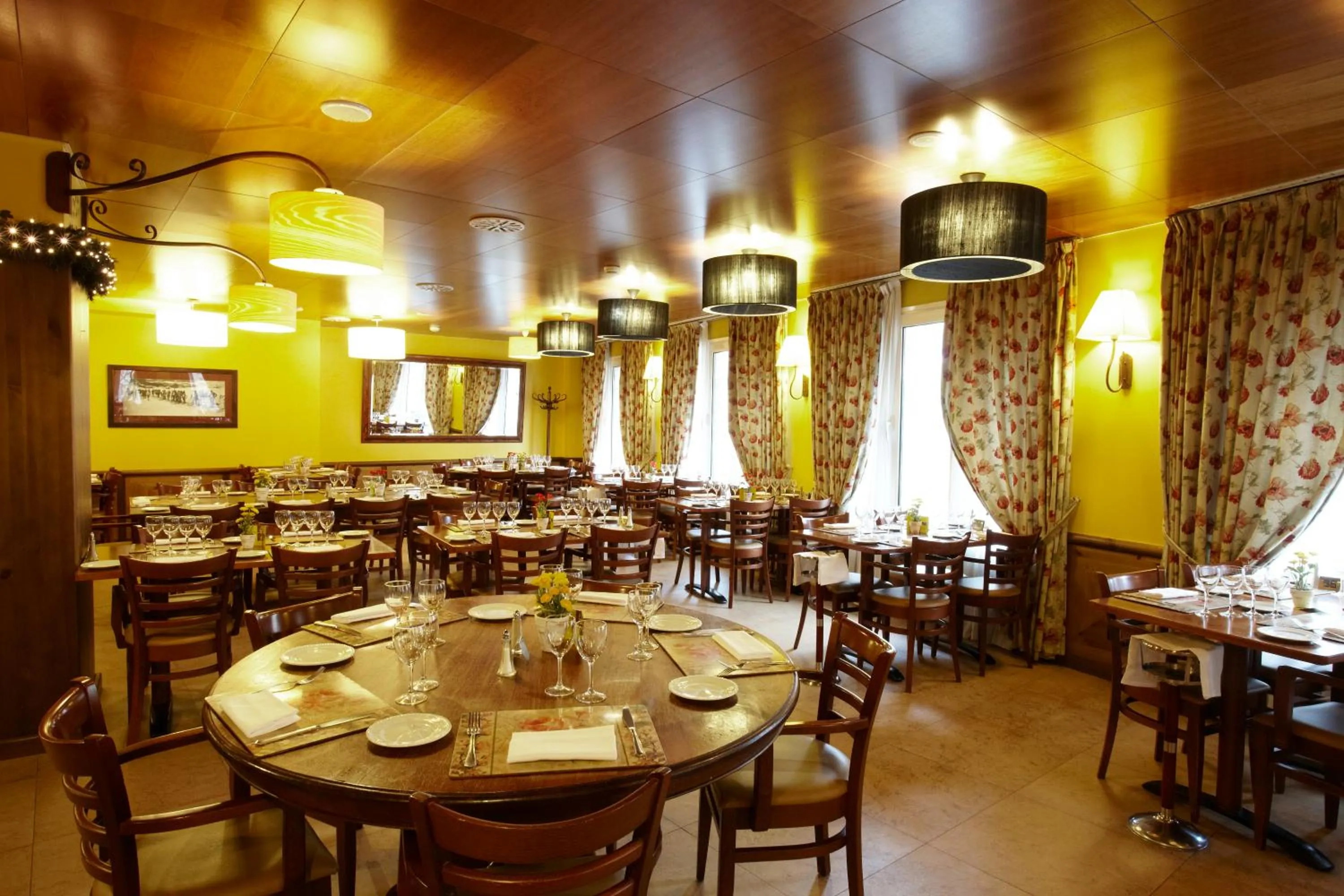Restaurant/places to eat in Ski Plaza Hotel & Wellness