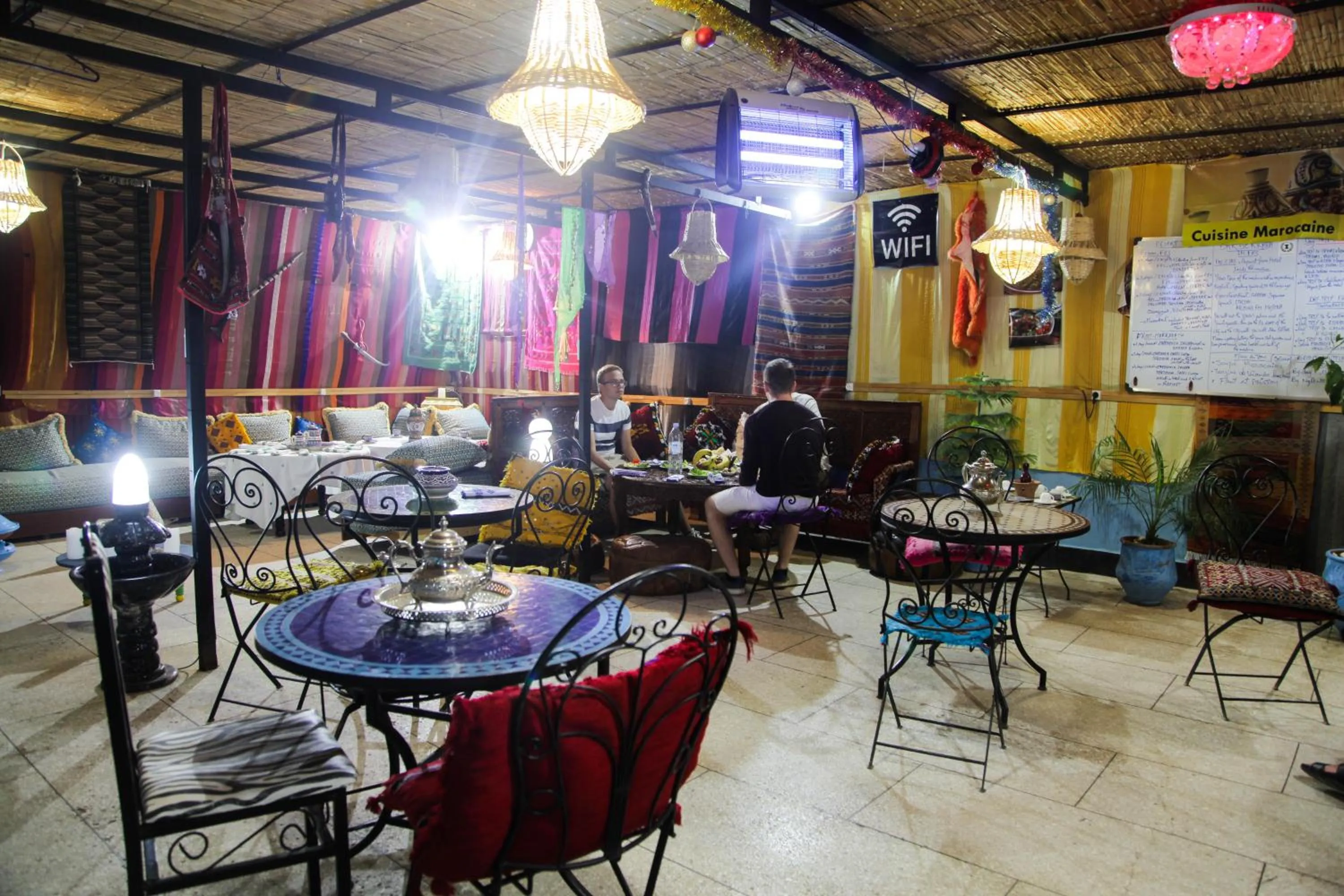 Restaurant/Places to Eat in Dar Berrada - Ziat