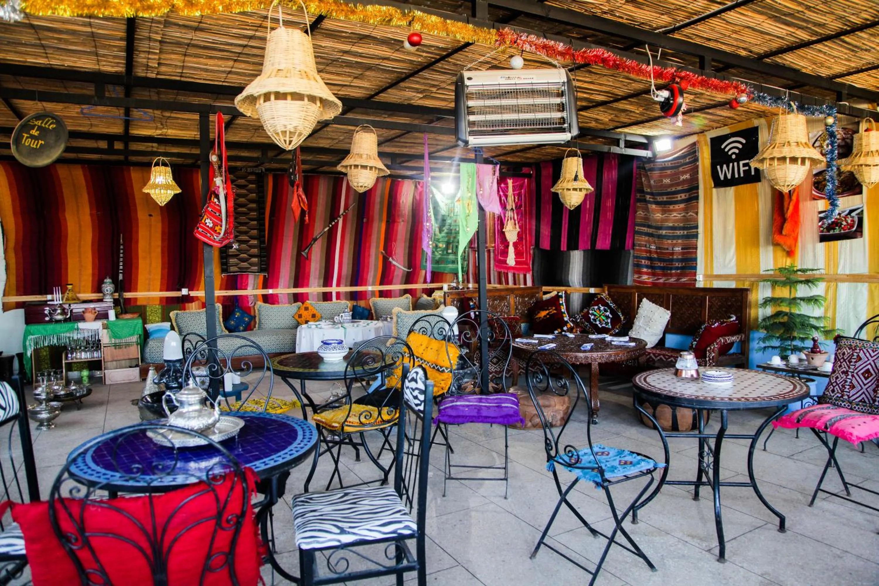 Restaurant/Places to Eat in Dar Berrada - Ziat