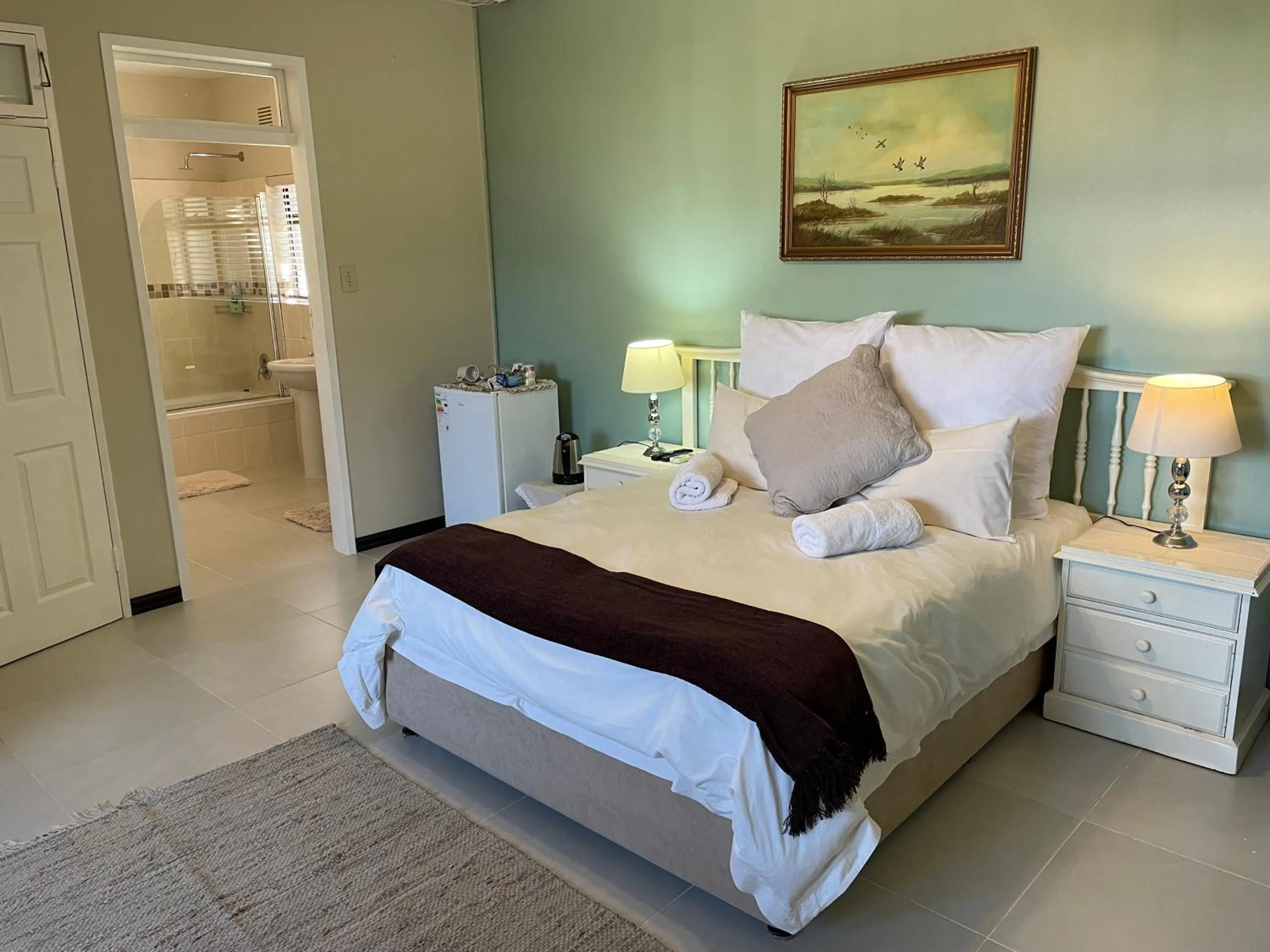 Bedroom, Bed in Eden Rose Manor B&B