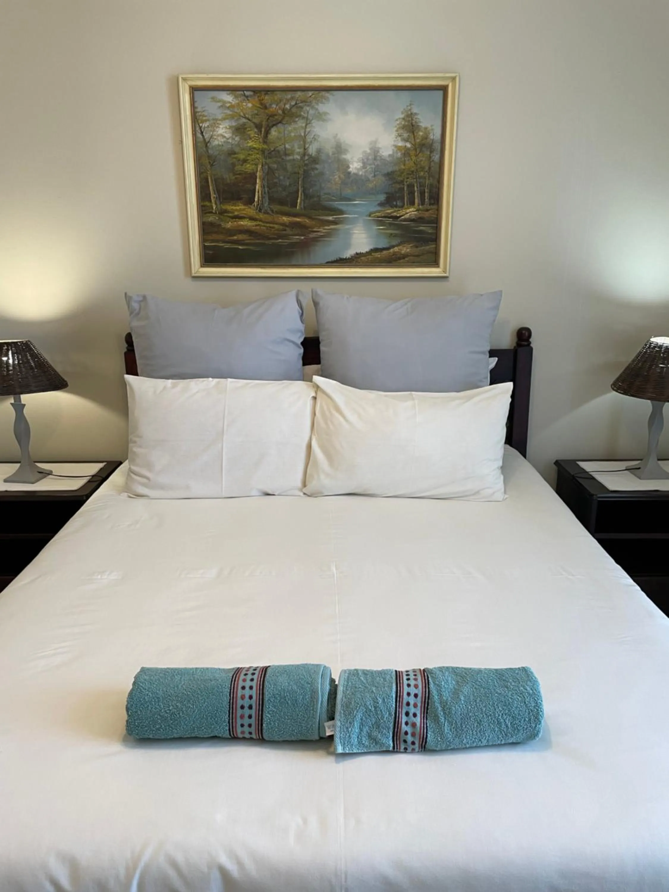 Bedroom, Bed in Eden Rose Manor B&B