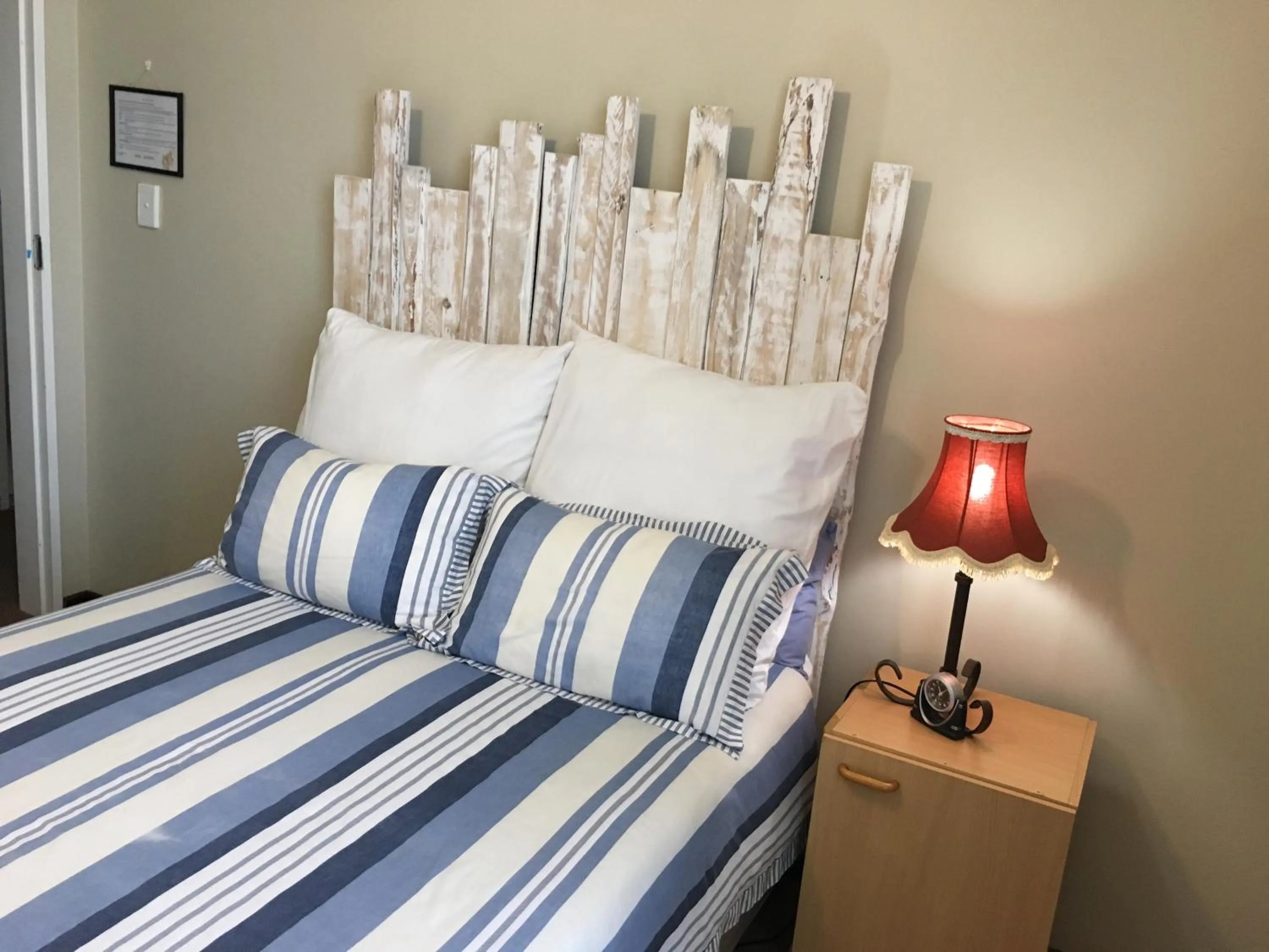 Decorative detail, Bed in Eden Rose Manor B&B