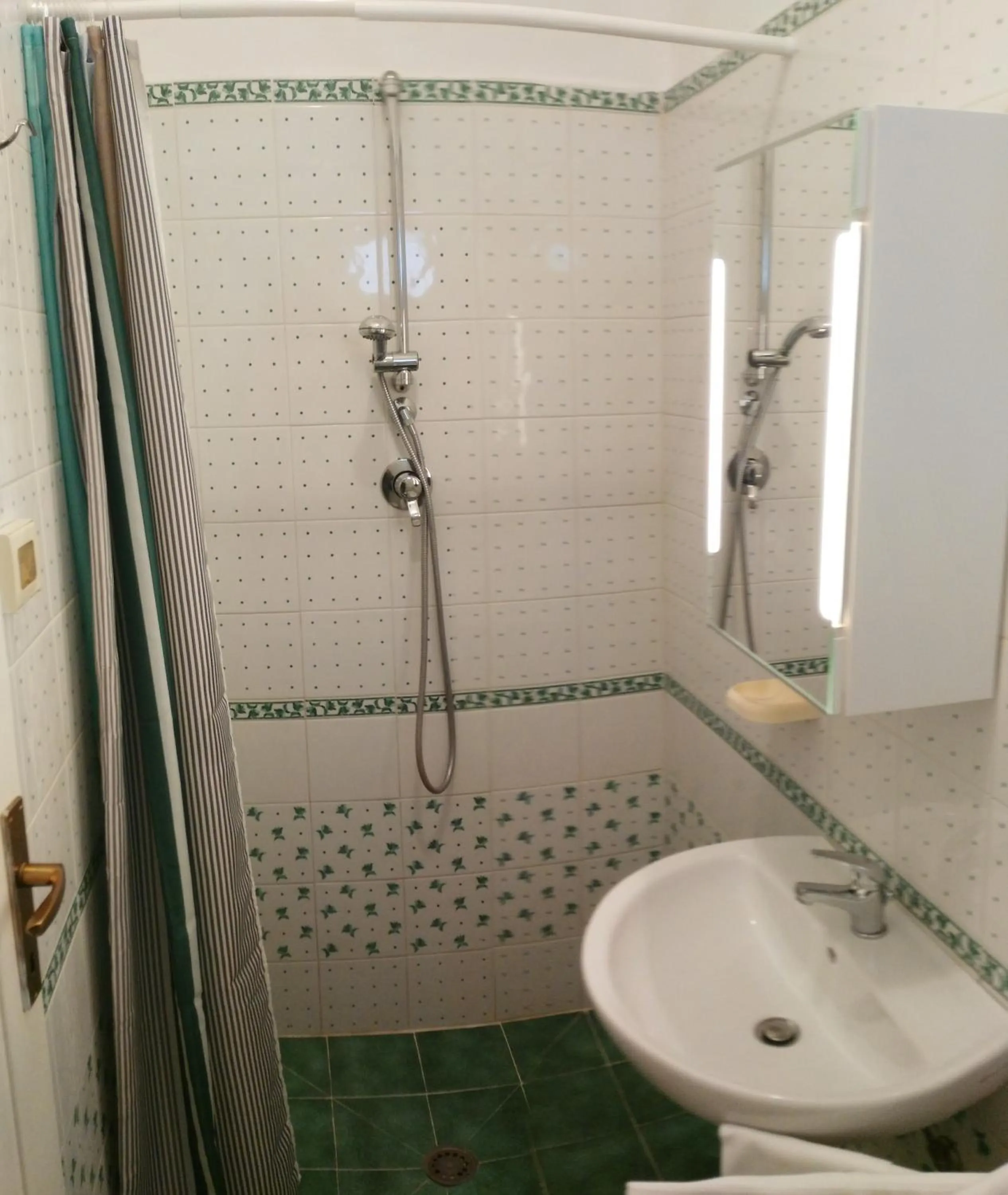 Bathroom in Residence Hotel Vittoria