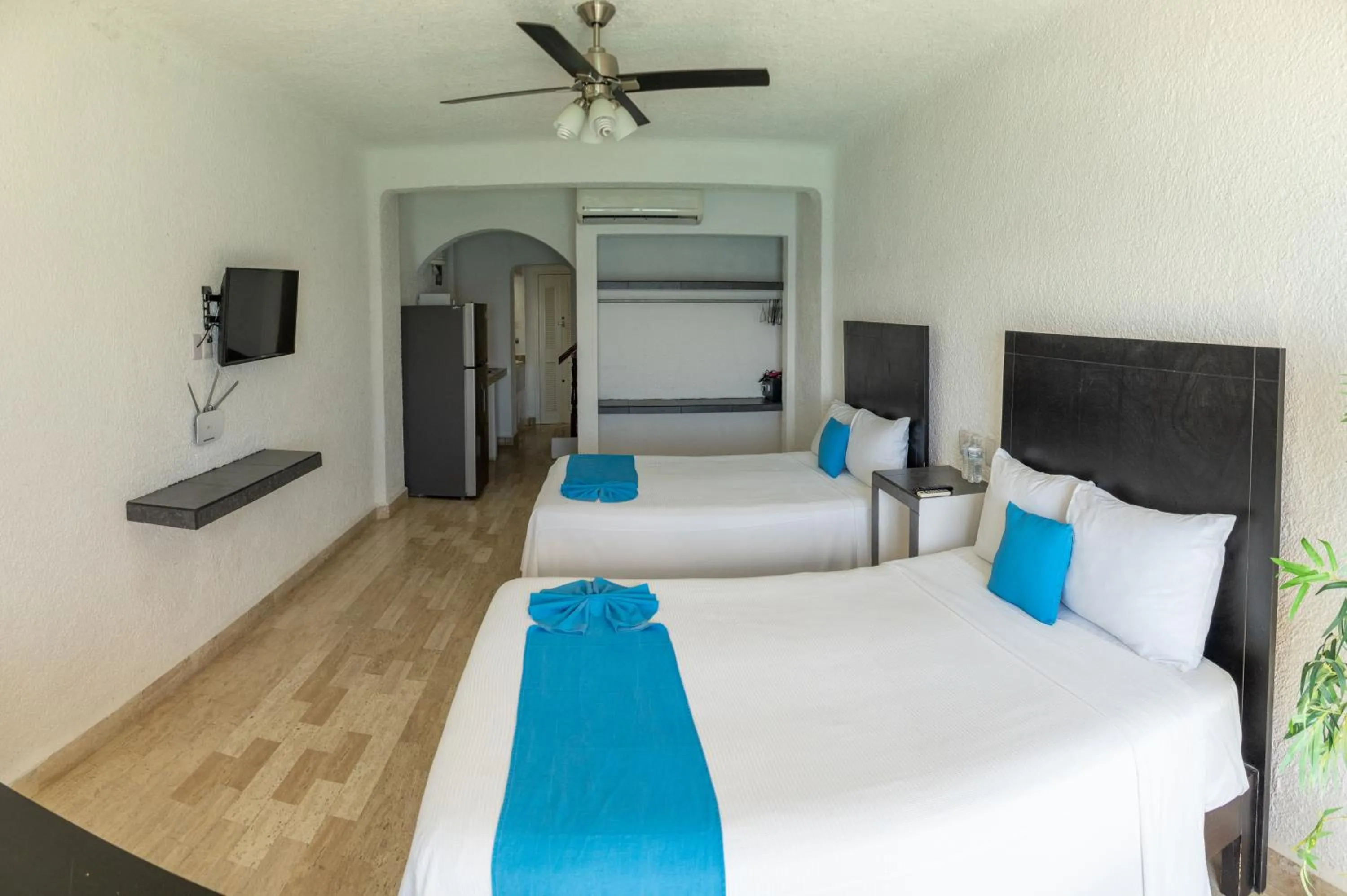 Photo of the whole room in Cancún Plaza Sea View