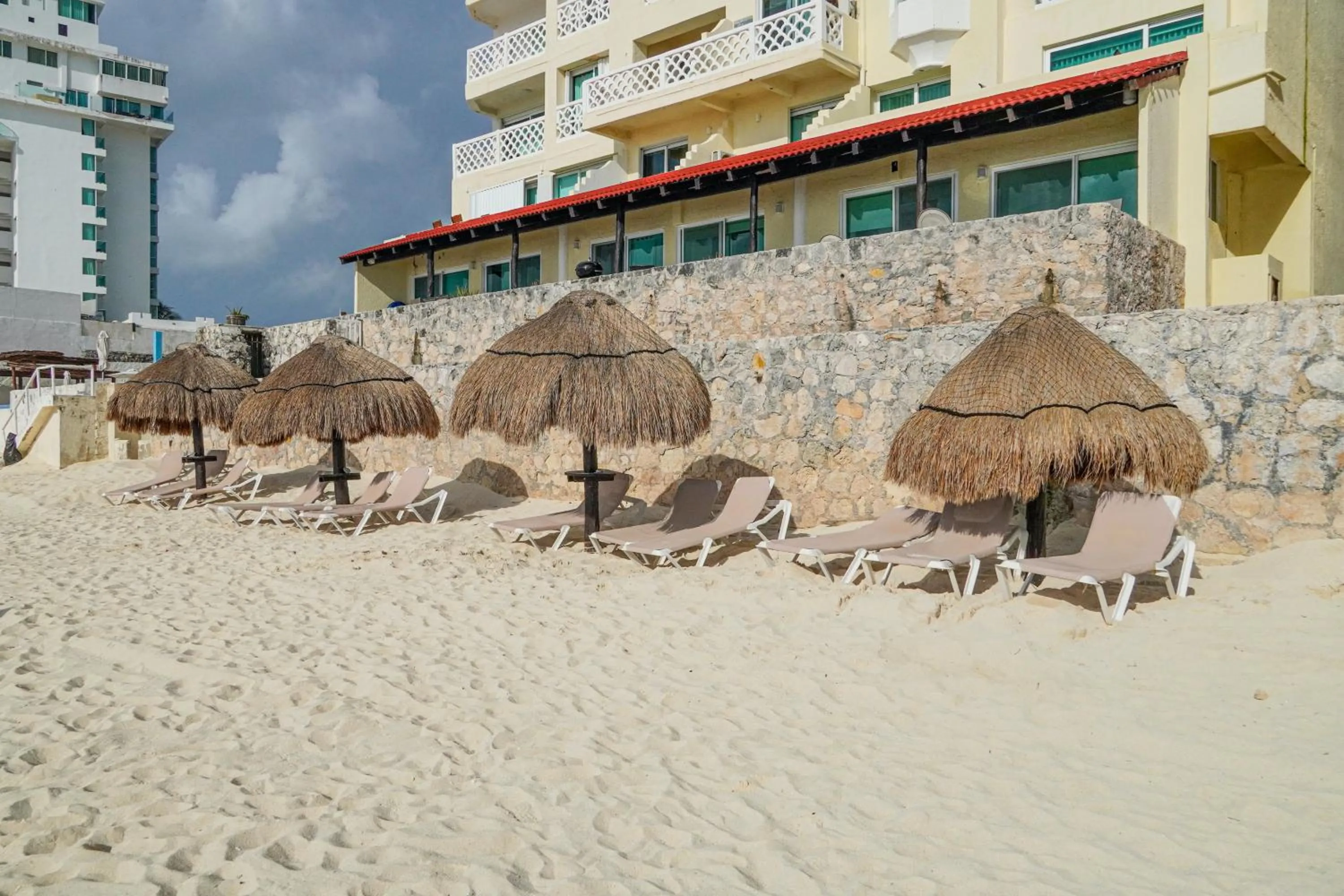 Beach in Cancún Plaza Sea View