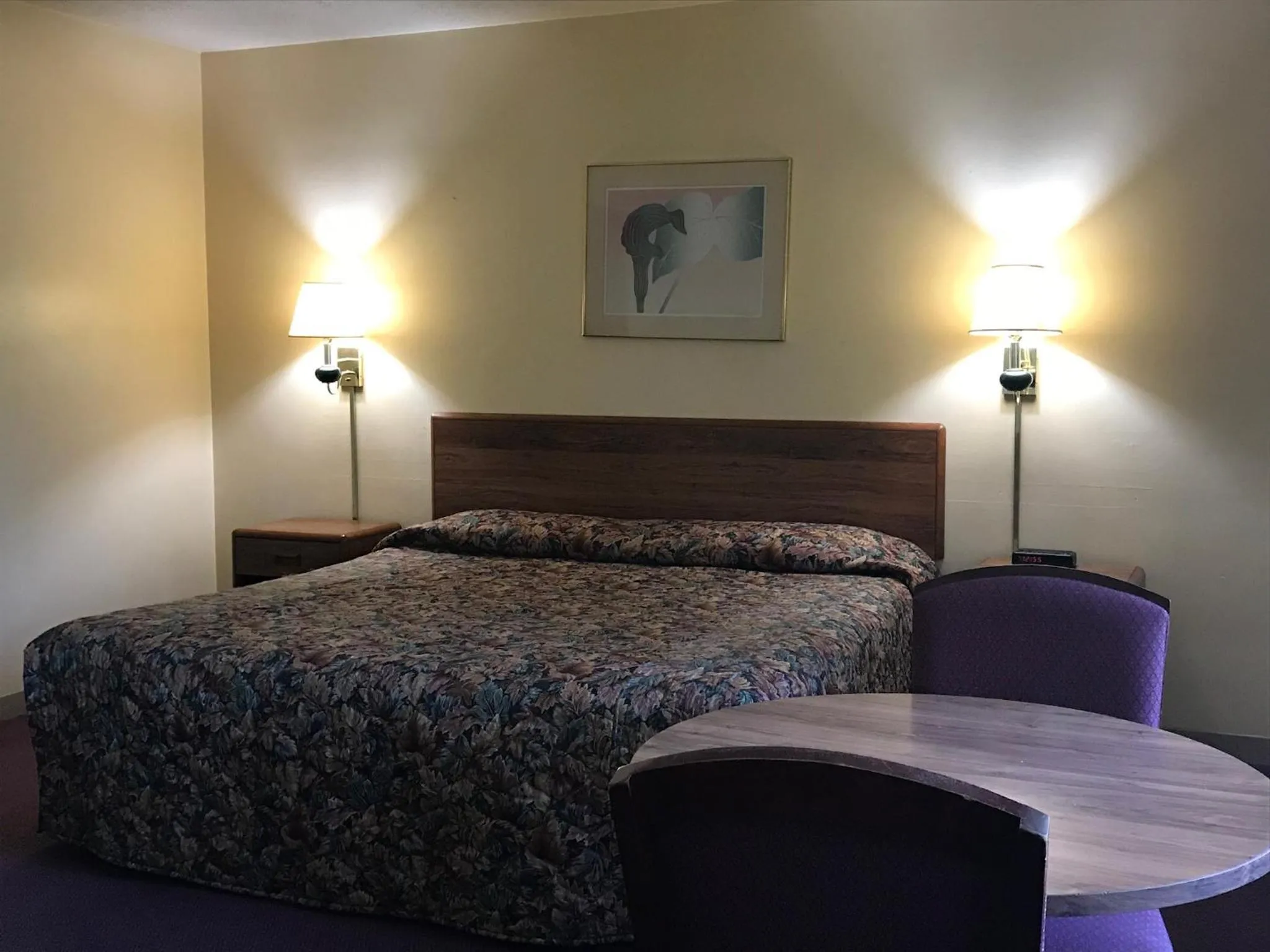 Bed in Allenwood Motel