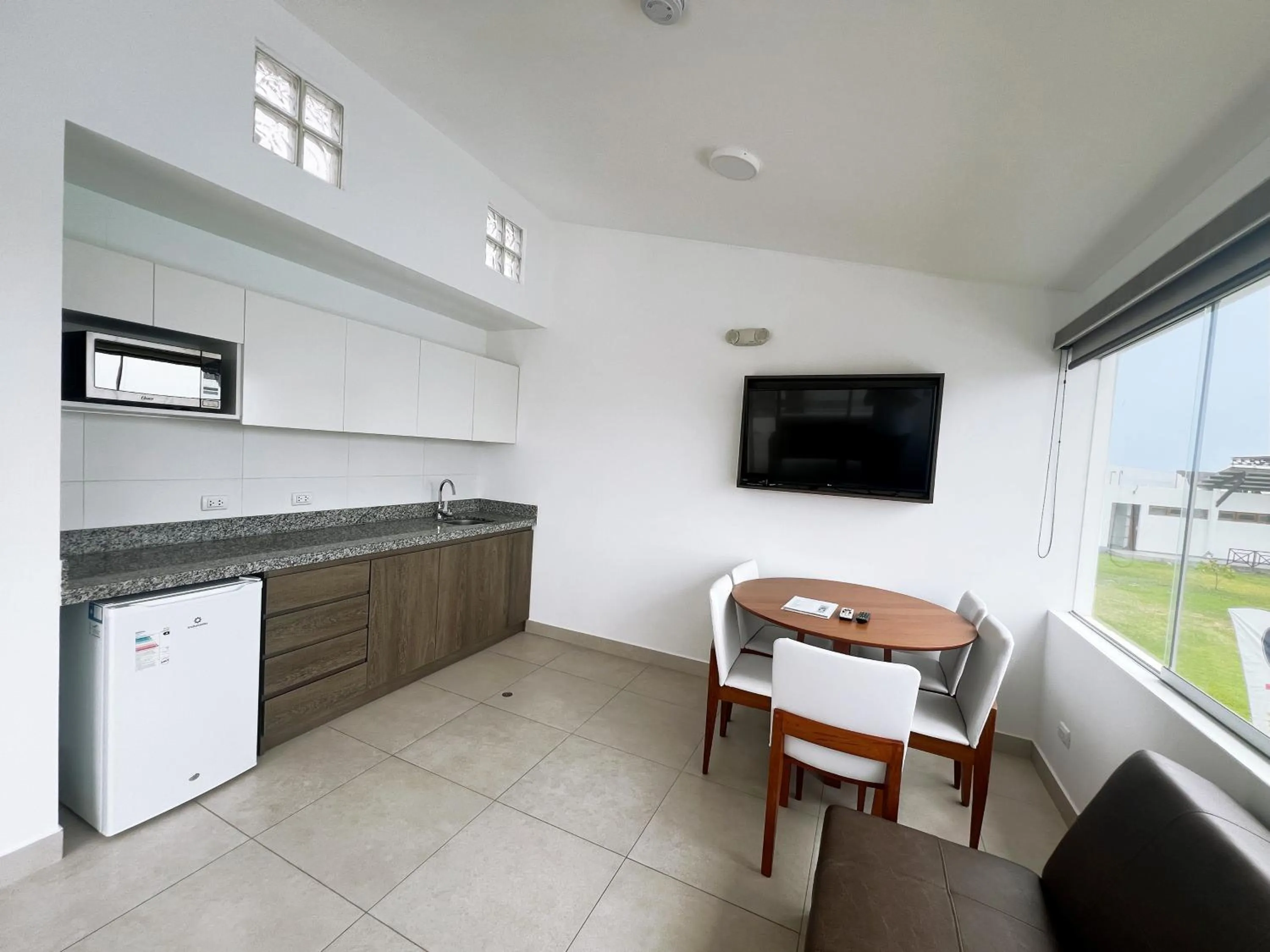 Dining area in DM Hoteles Asia