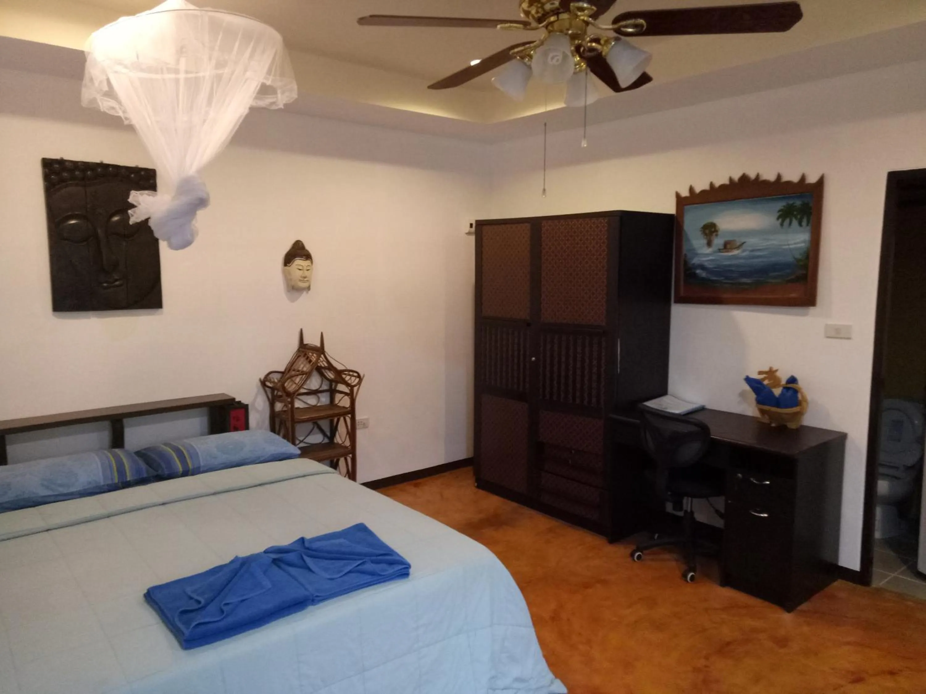 Photo of the whole room, Bed in Bee Nat Garden Resort