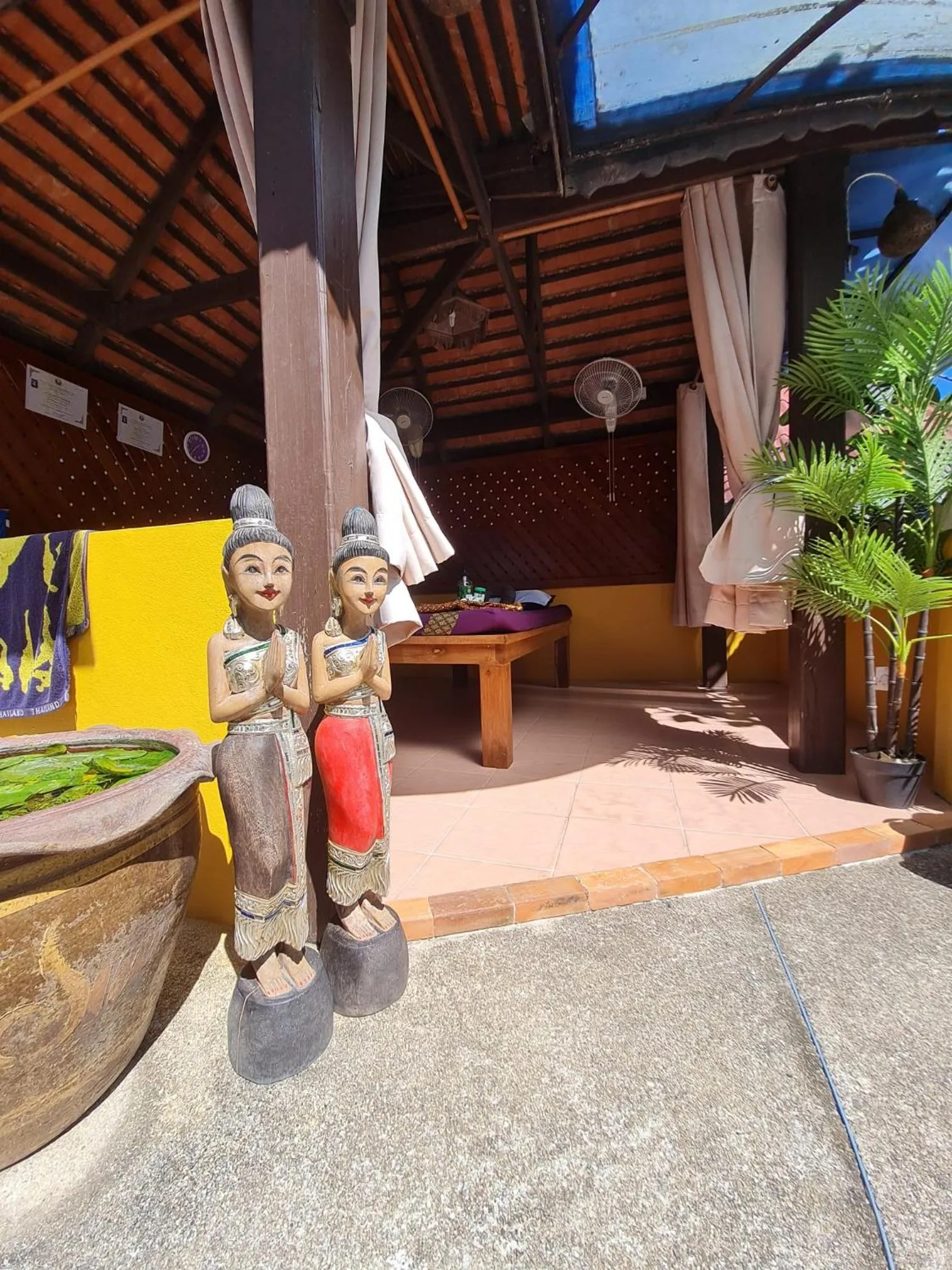 Massage in Bee Nat Garden Resort