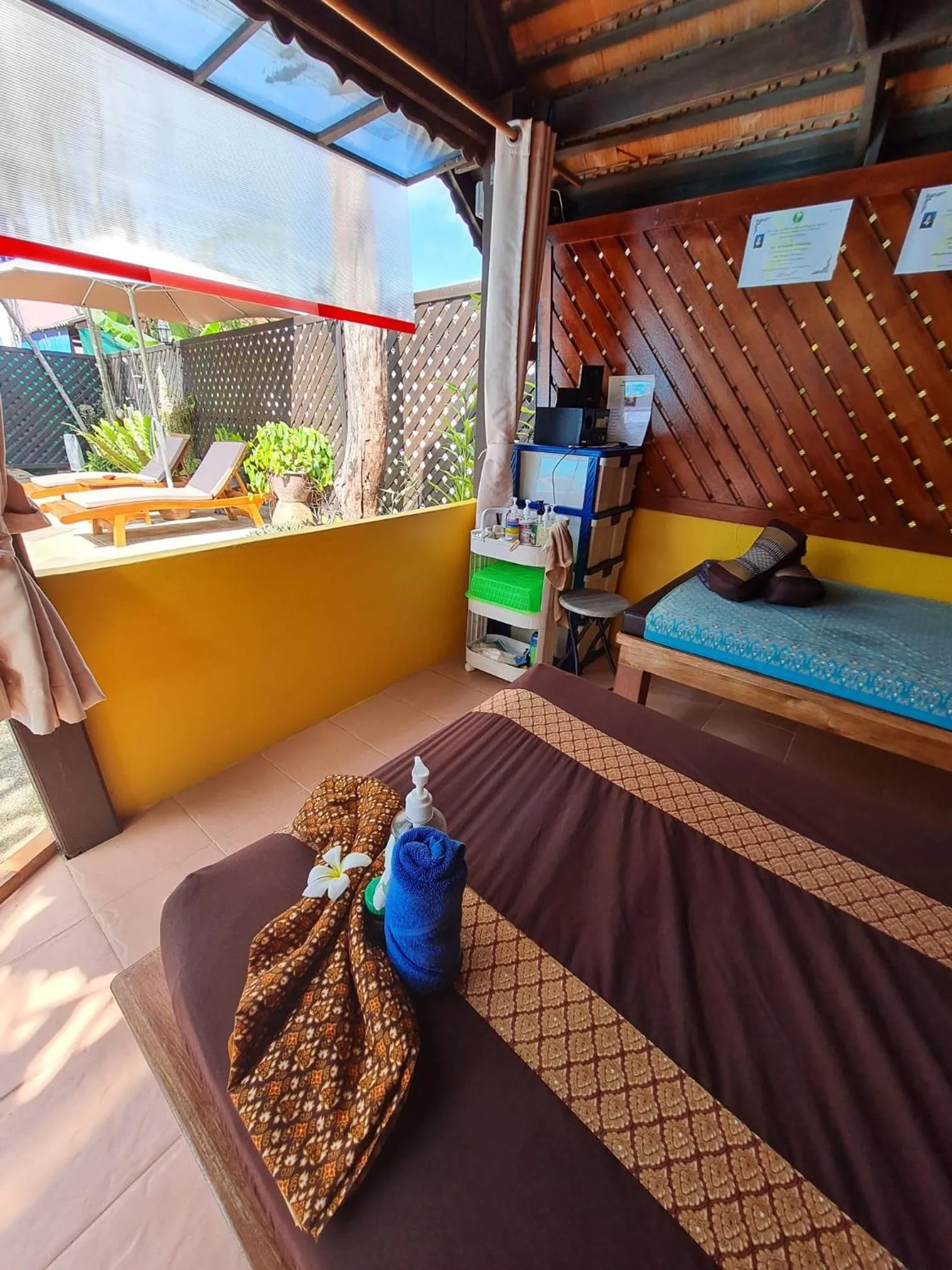 Massage, Bed in Bee Nat Garden Resort