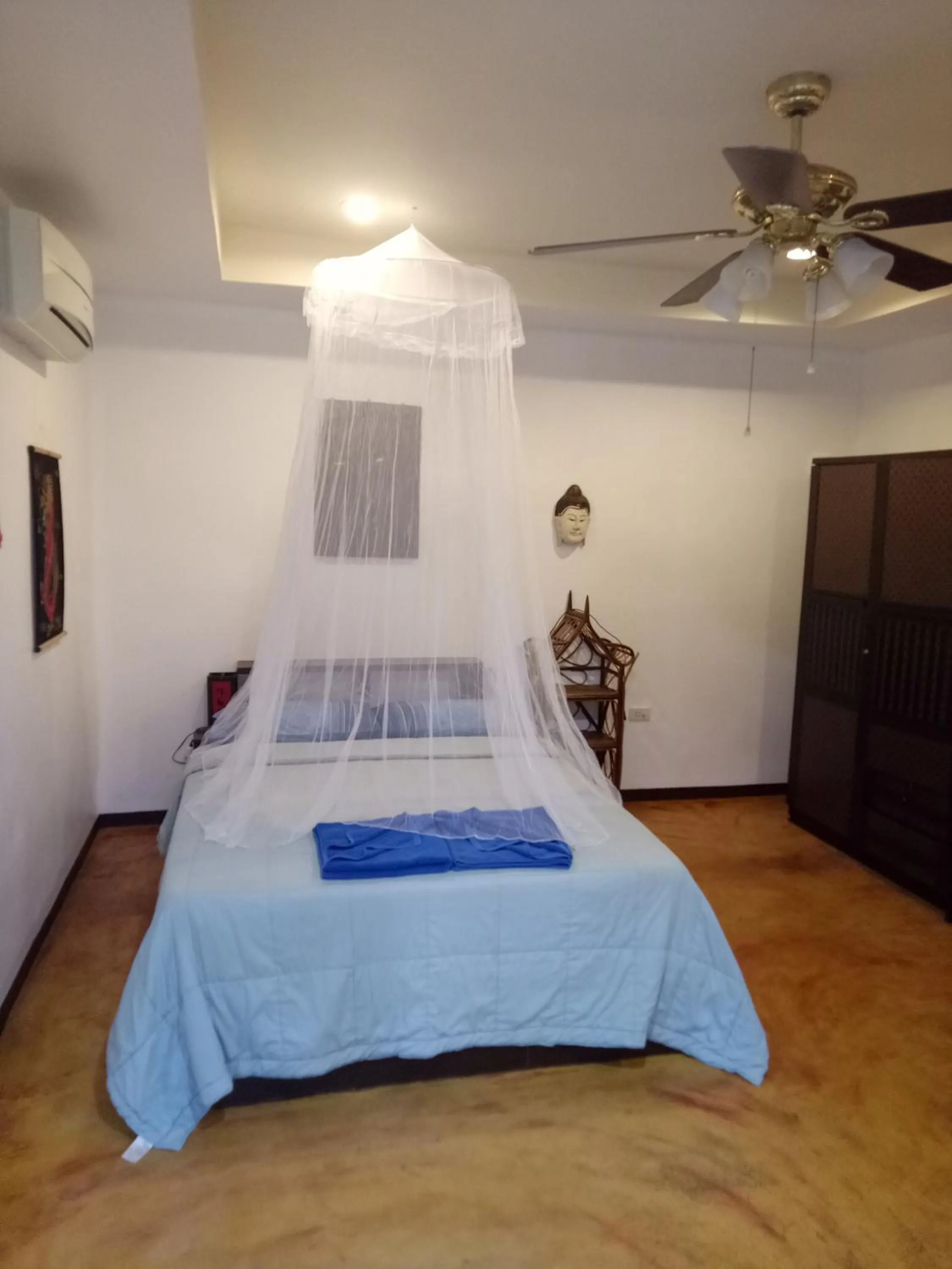 Photo of the whole room, Bed in Bee Nat Garden Resort