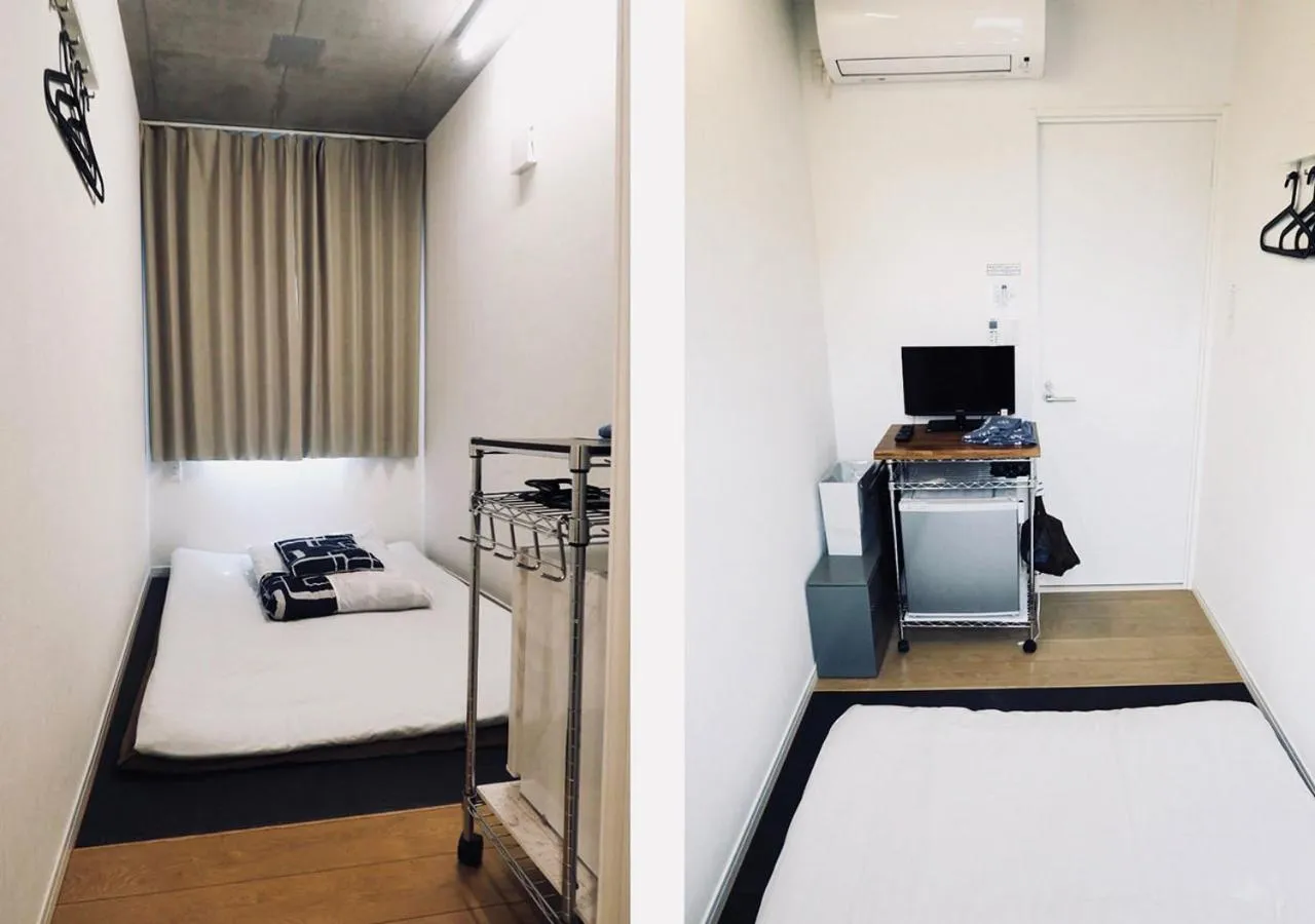 Photo of the whole room, TV/Entertainment Center in Kangaroo Hotel Side B