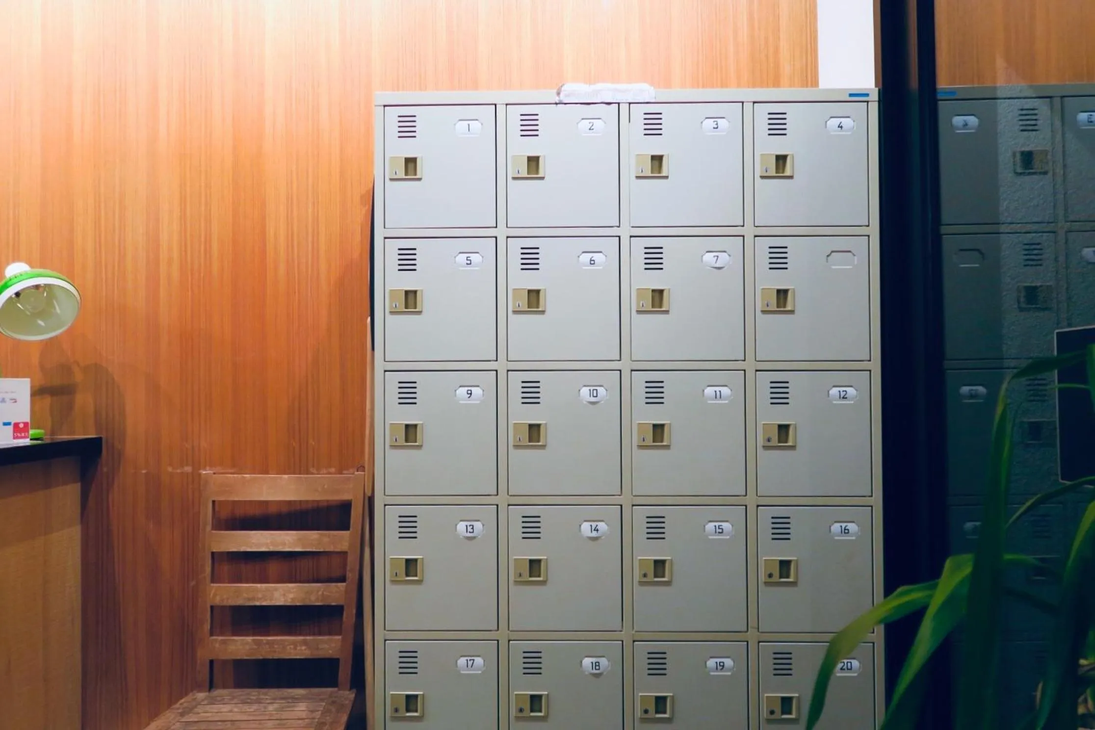 Area and facilities in Kangaroo Hotel Side B