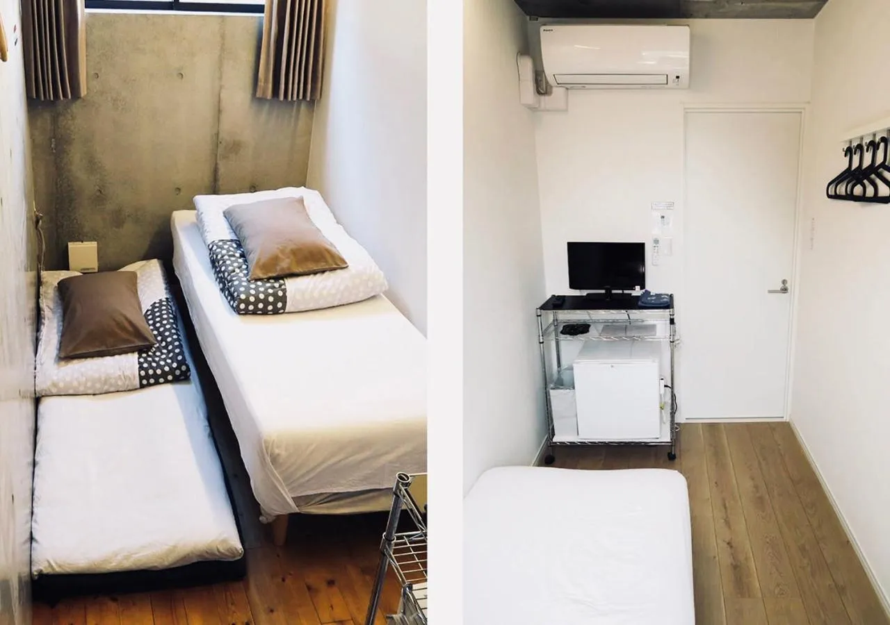 Photo of the whole room, Seating Area in Kangaroo Hotel Side B