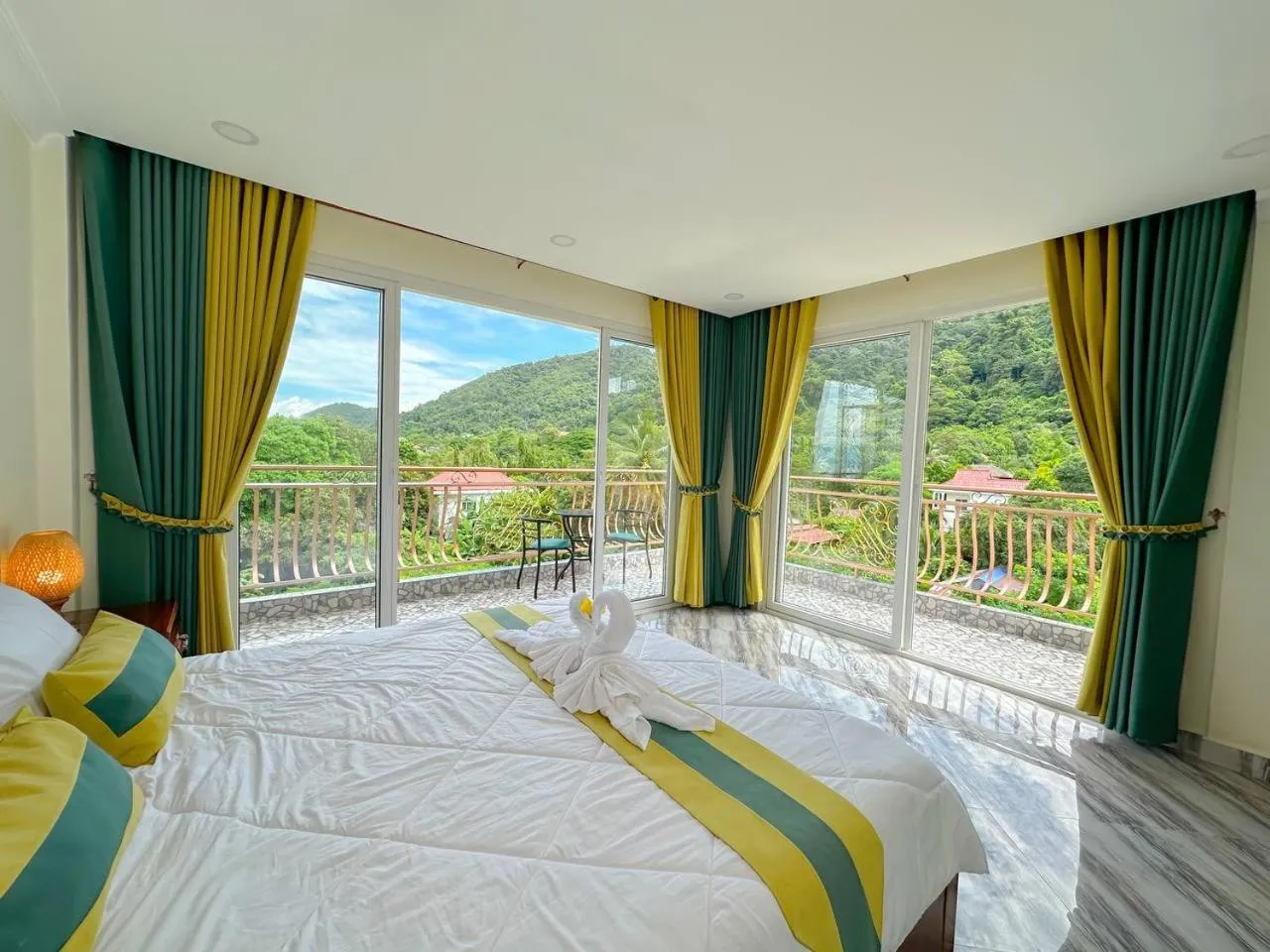 Balcony/Terrace, Bed in Summer Resort