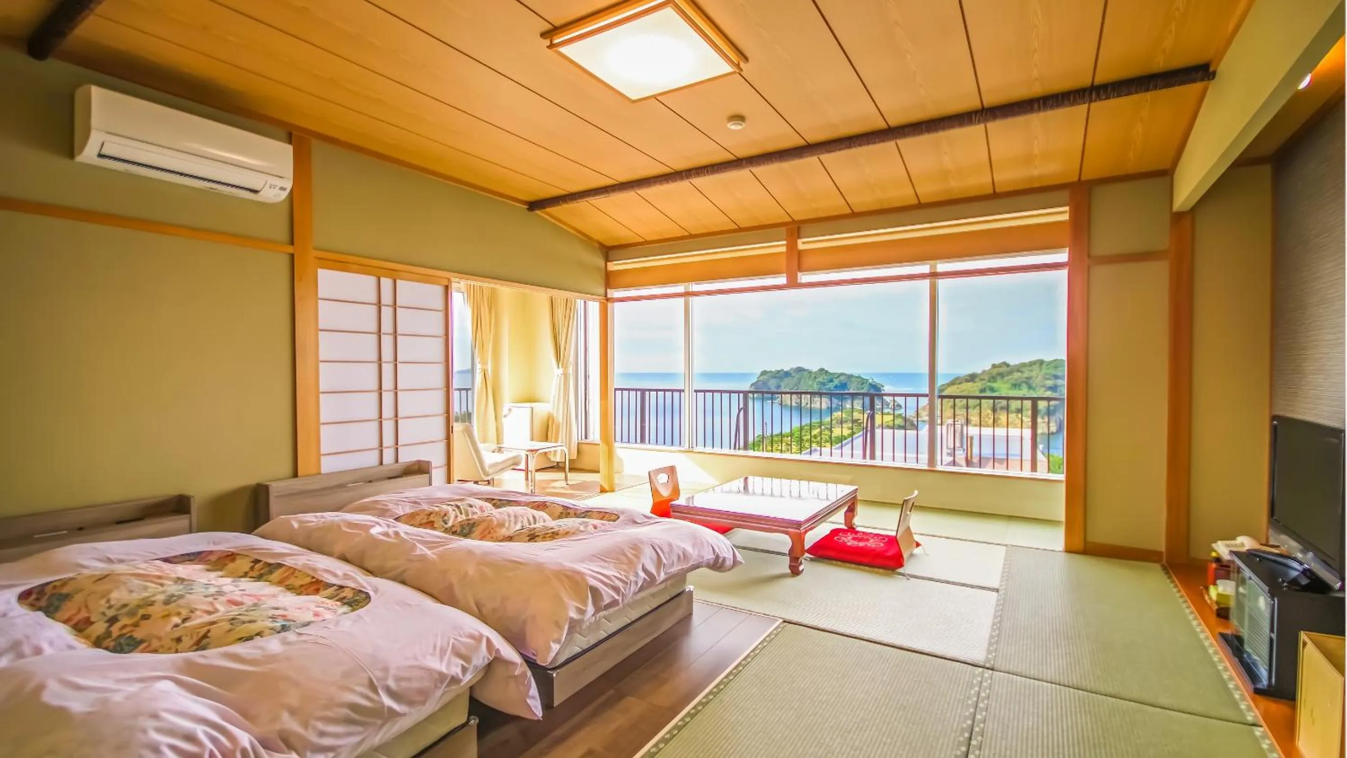 Photo of the whole room, Bed in Futagojimasou