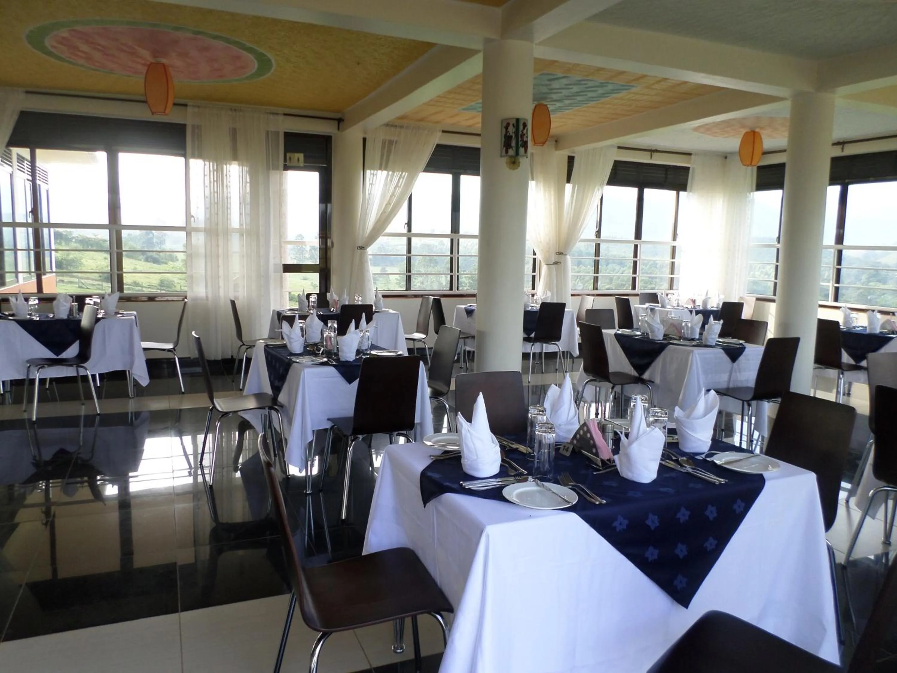 Restaurant/places to eat in The Crested Crane Bwindi Hotel
