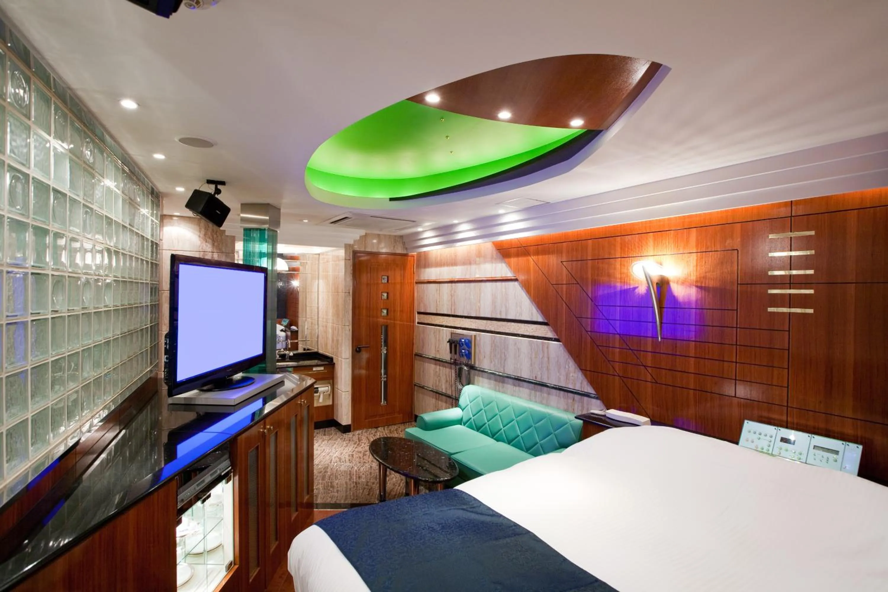 Photo of the whole room, Bed in HOTEL & SPA J-MEX Shinjuku Kabukicho (Adult Only)