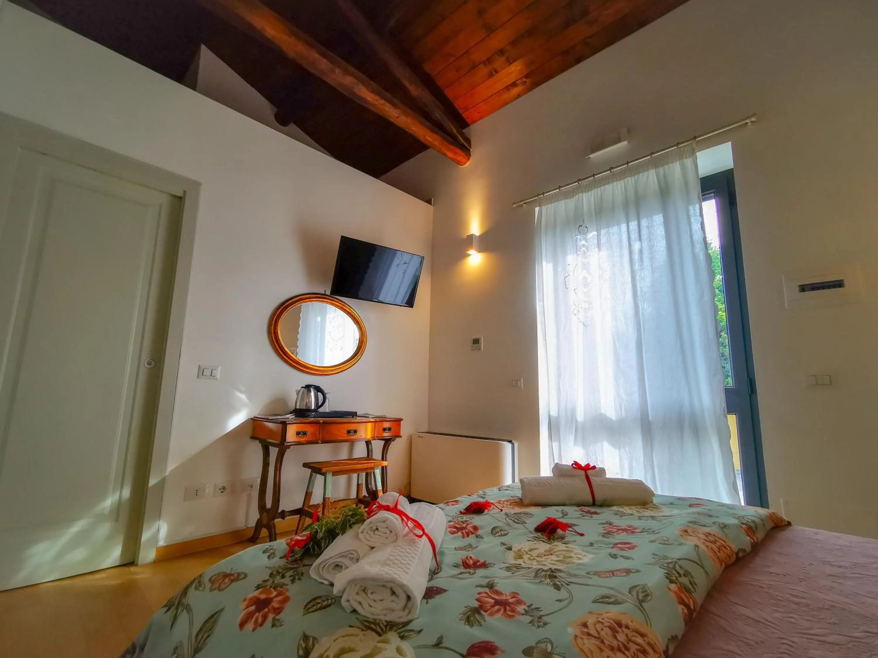 Bed in Country House Erba Regina