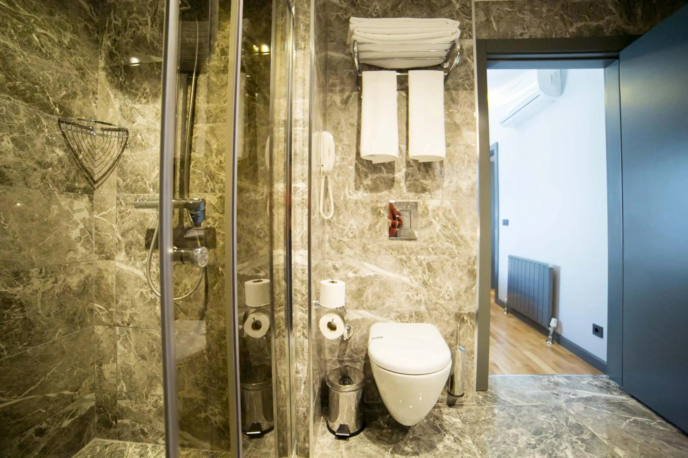 Shower in Ankacity Suit Flat