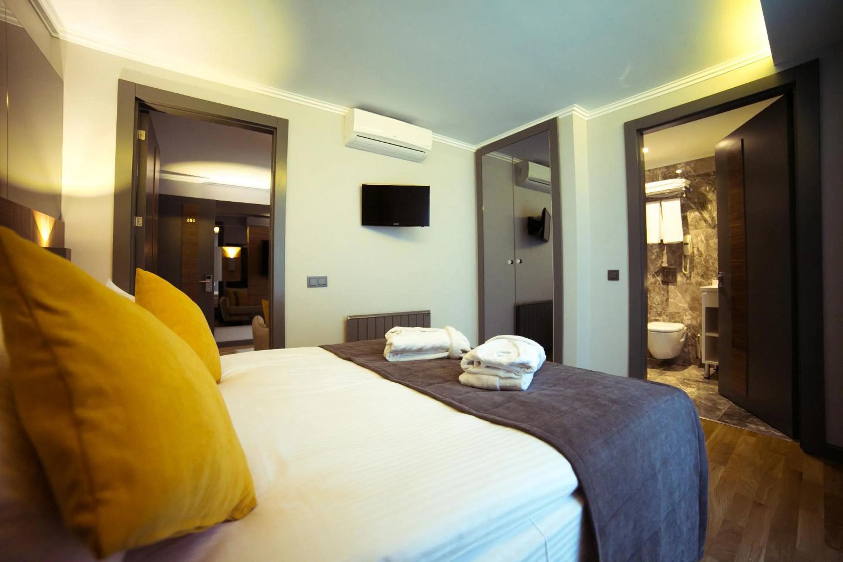 Other in Ankacity Suit Flat