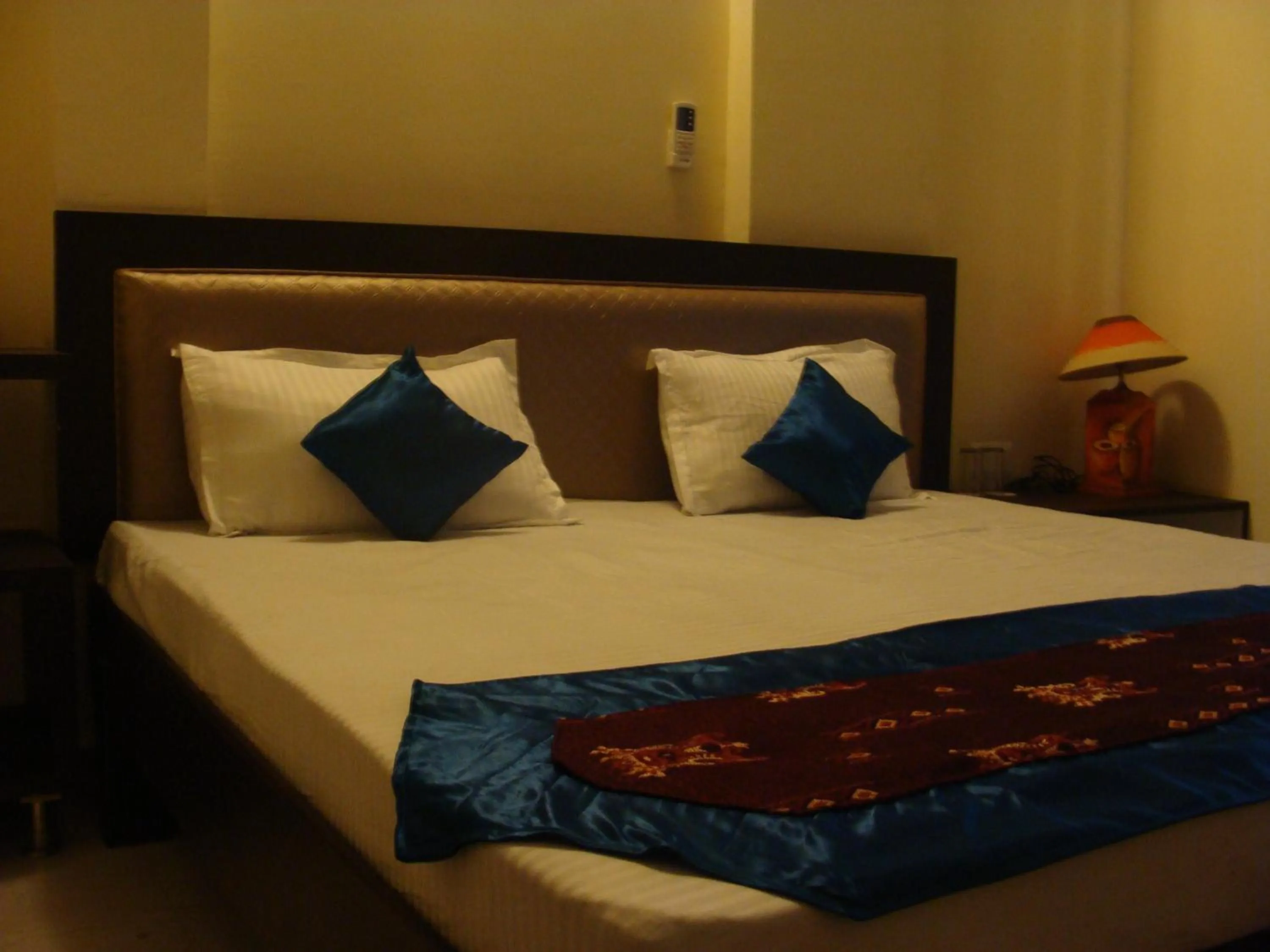Bedroom, Bed in Hotel Abhinandan Grand