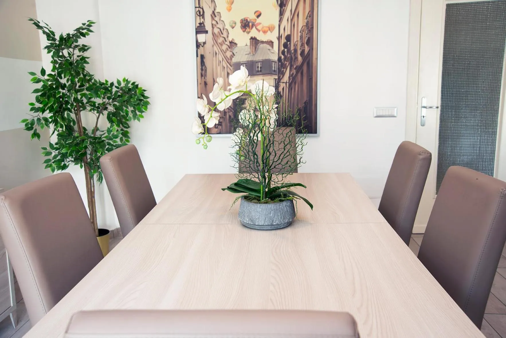 Dining area in Residenza Flegrea