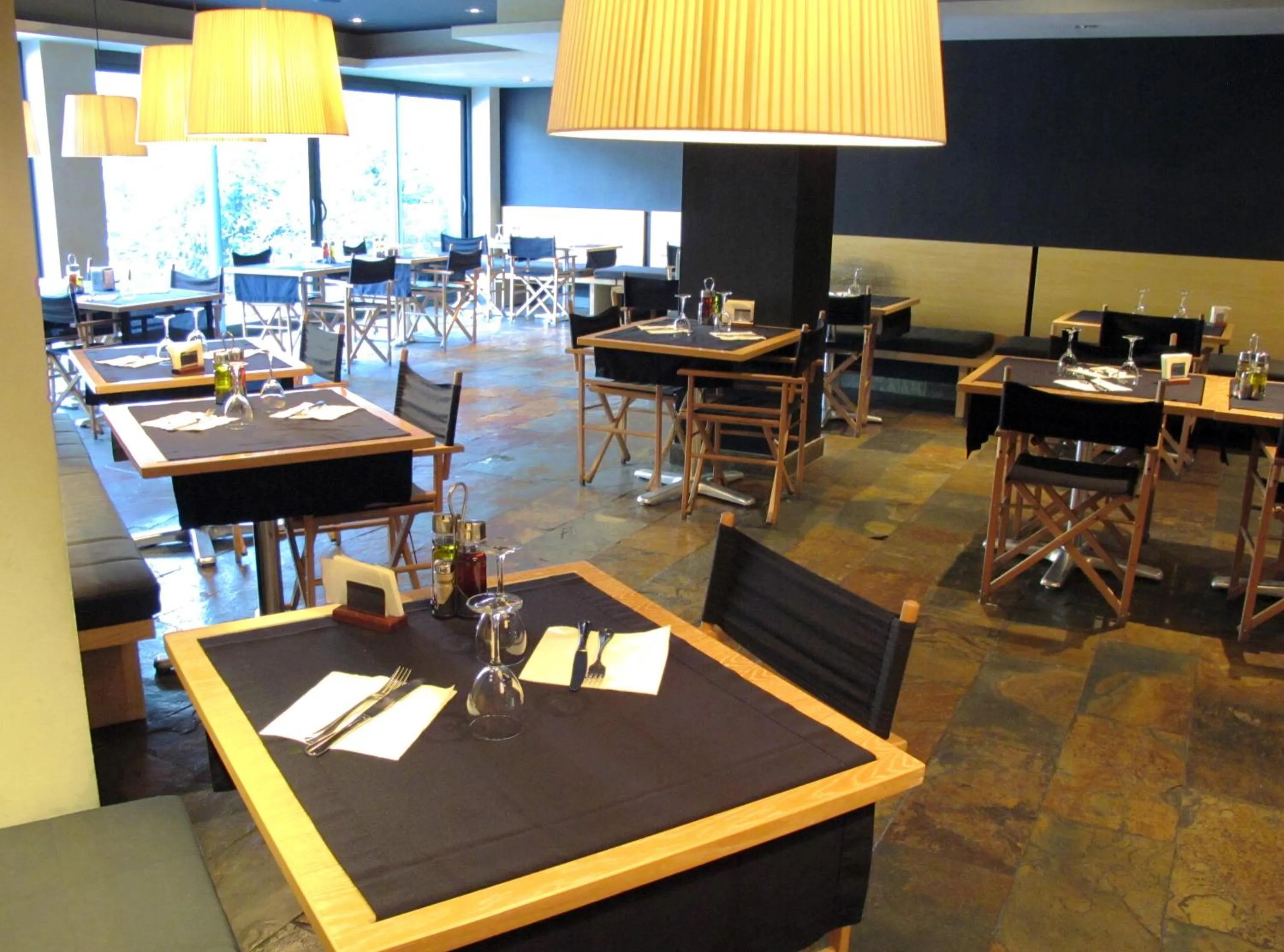 Restaurant/places to eat in Apartaments Shusski by Nexta