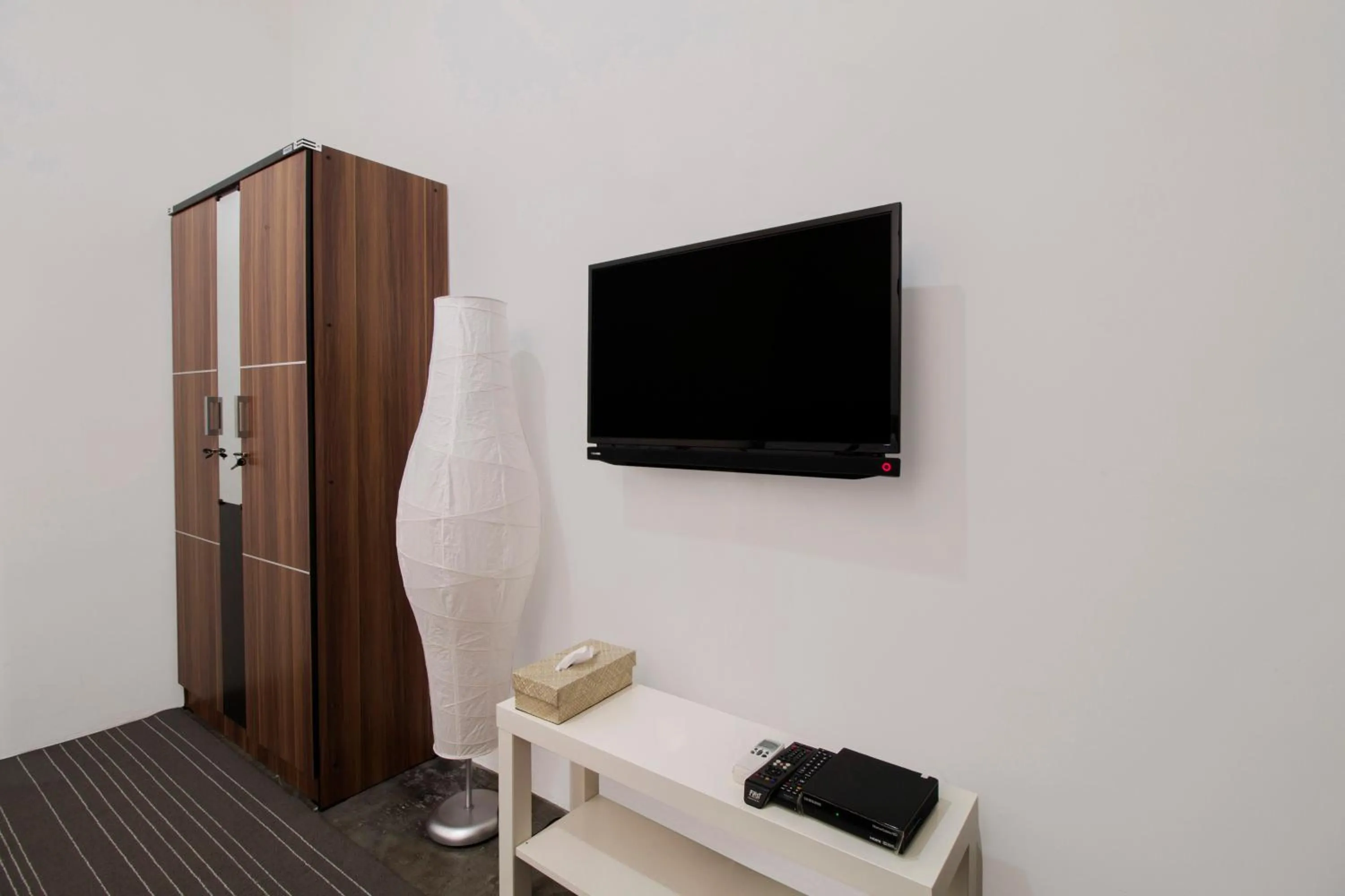 Bedroom in RedDoorz @ Radio Dalam