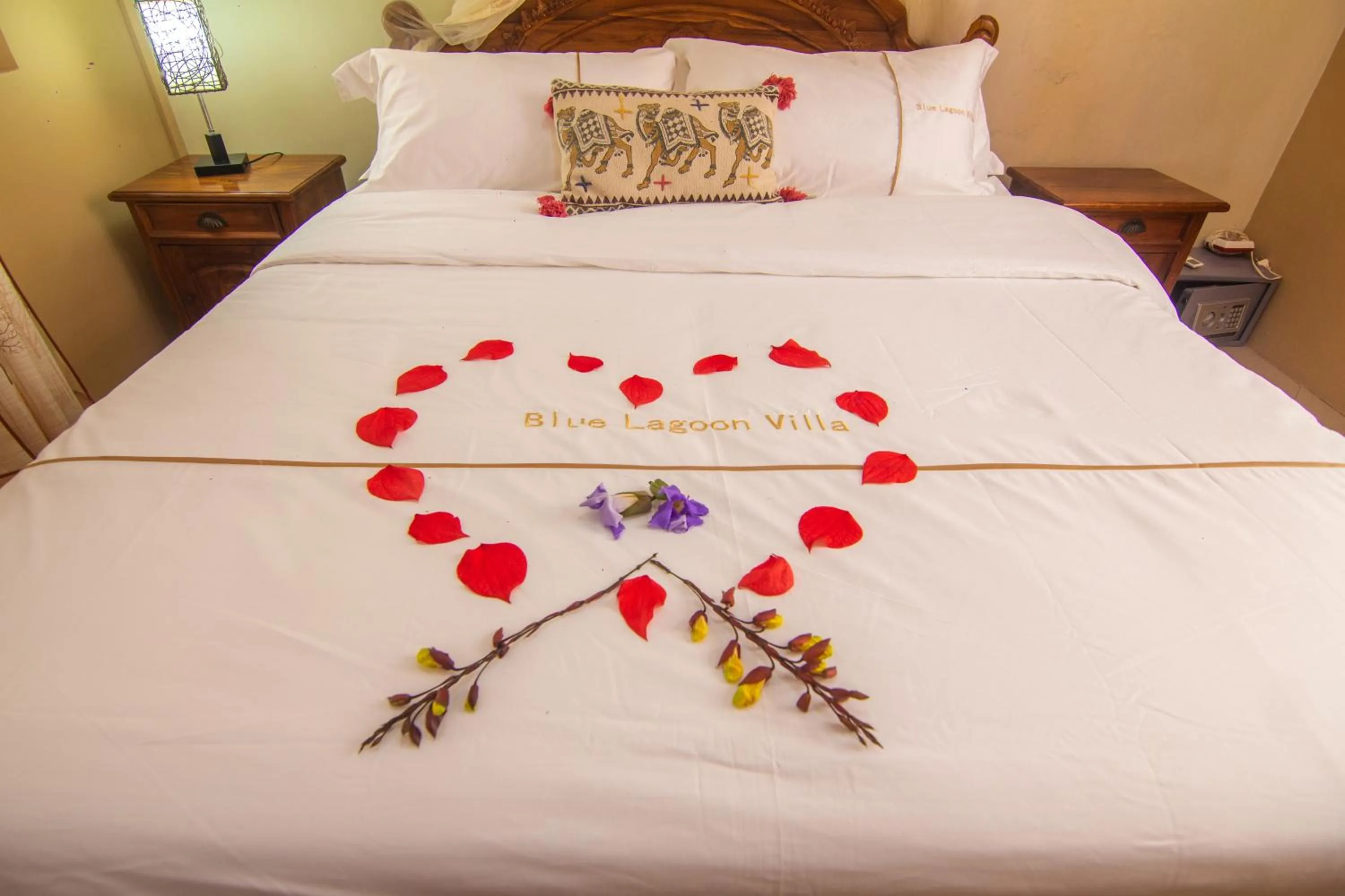 Bedroom, Bed in Blue Lagoon Villa