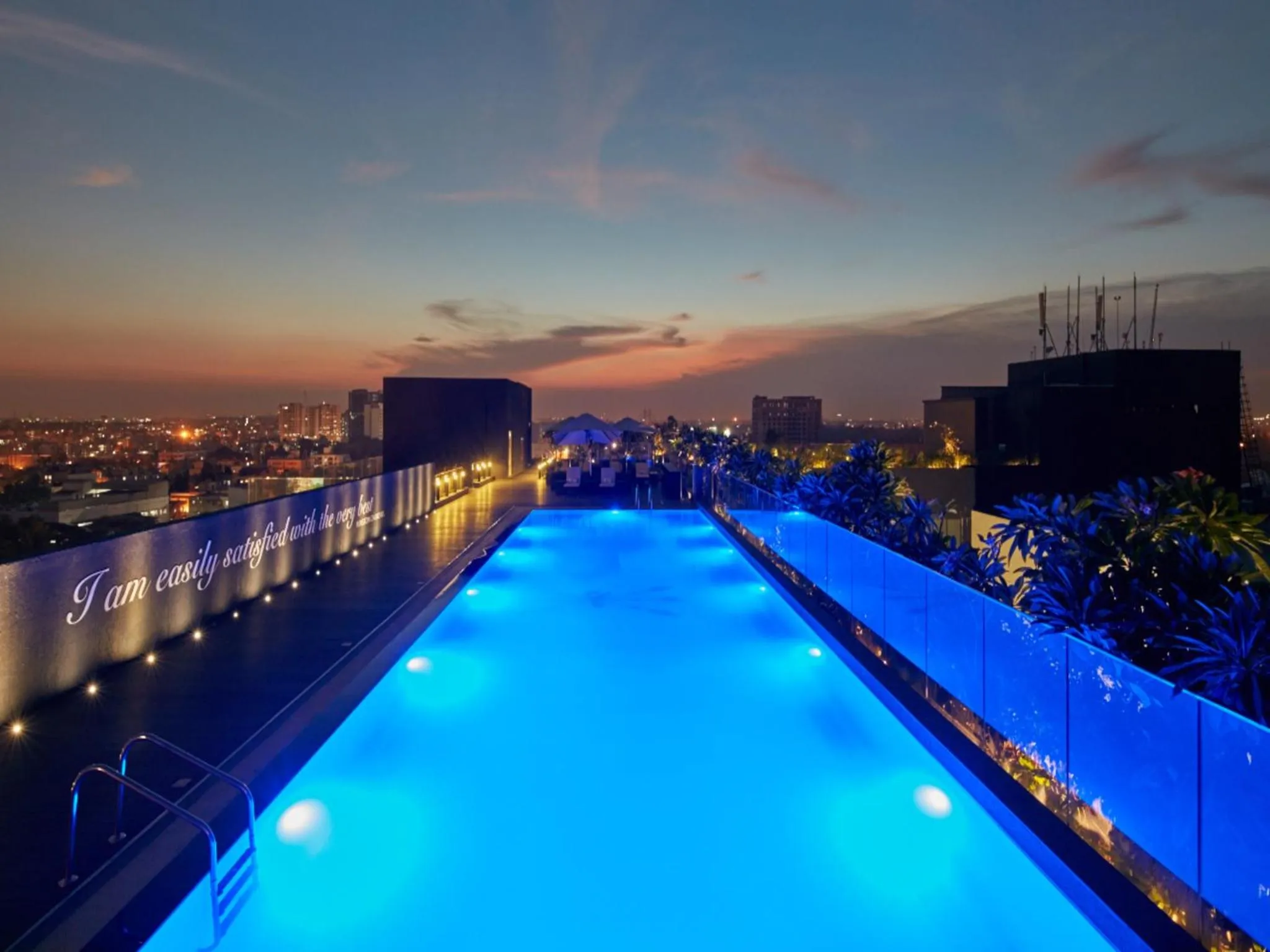 Swimming pool in The Waverly Hotel & Residences