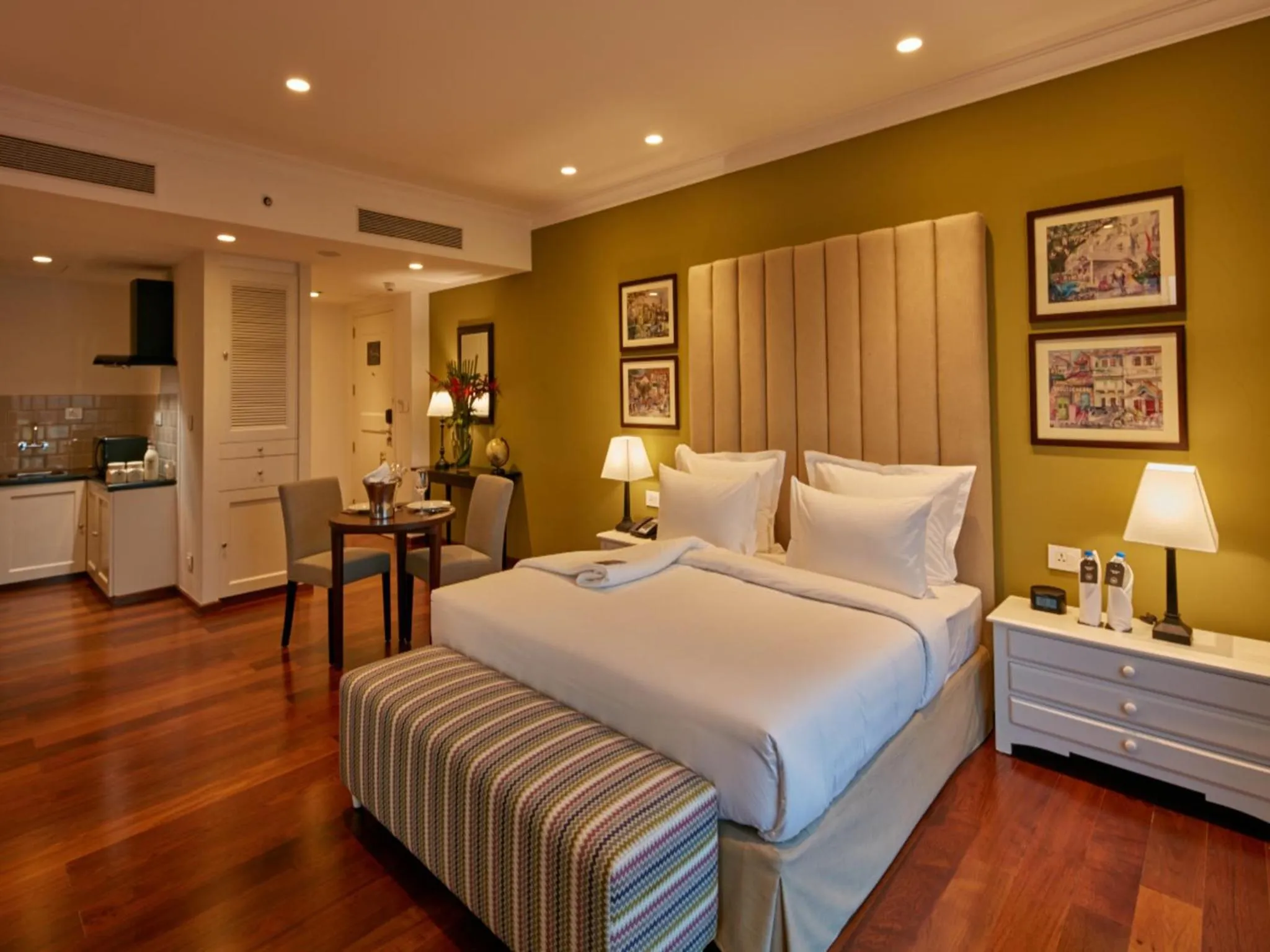 Photo of the whole room, Bed in The Waverly Hotel & Residences