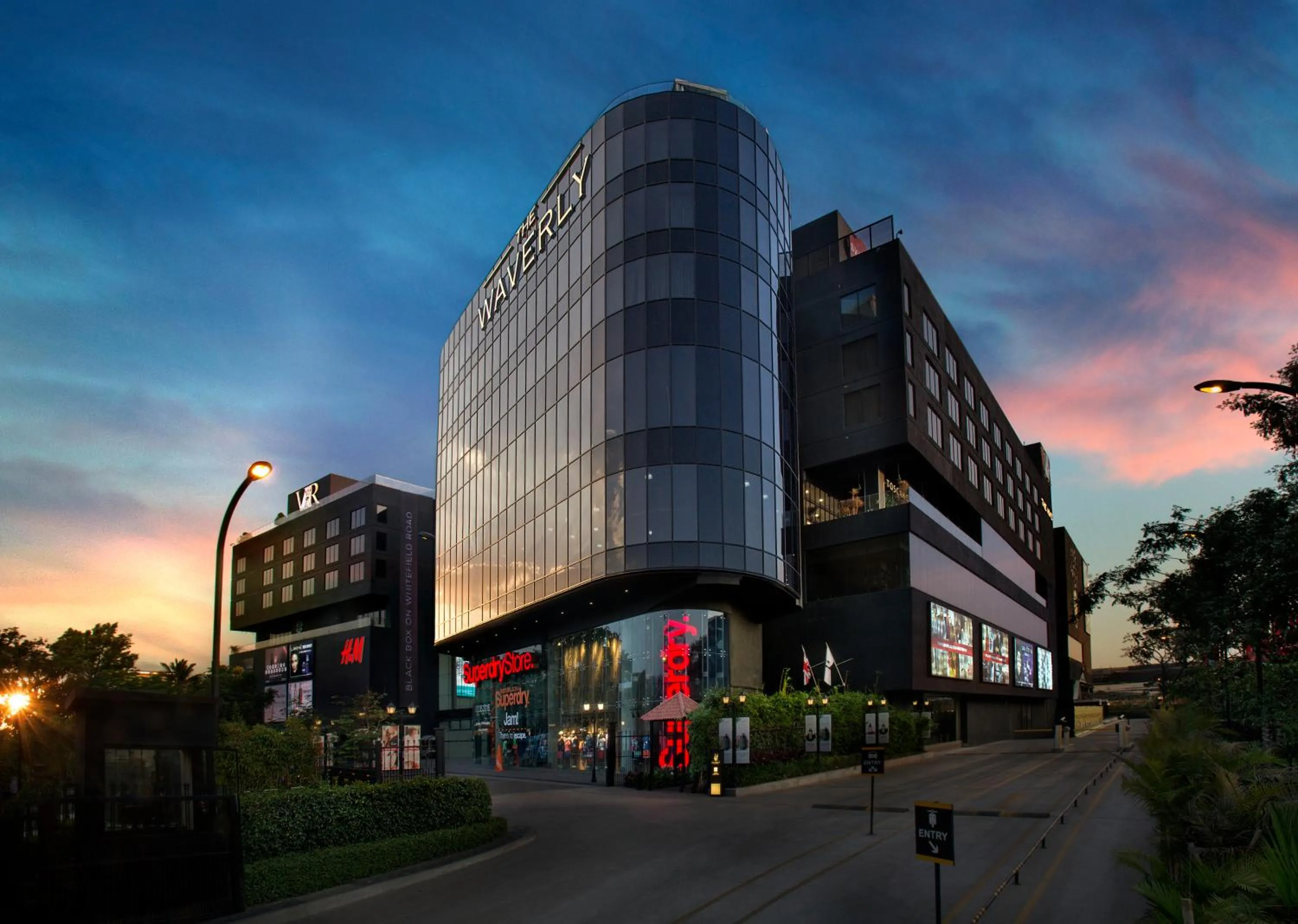 Facade/entrance in The Waverly Hotel & Residences
