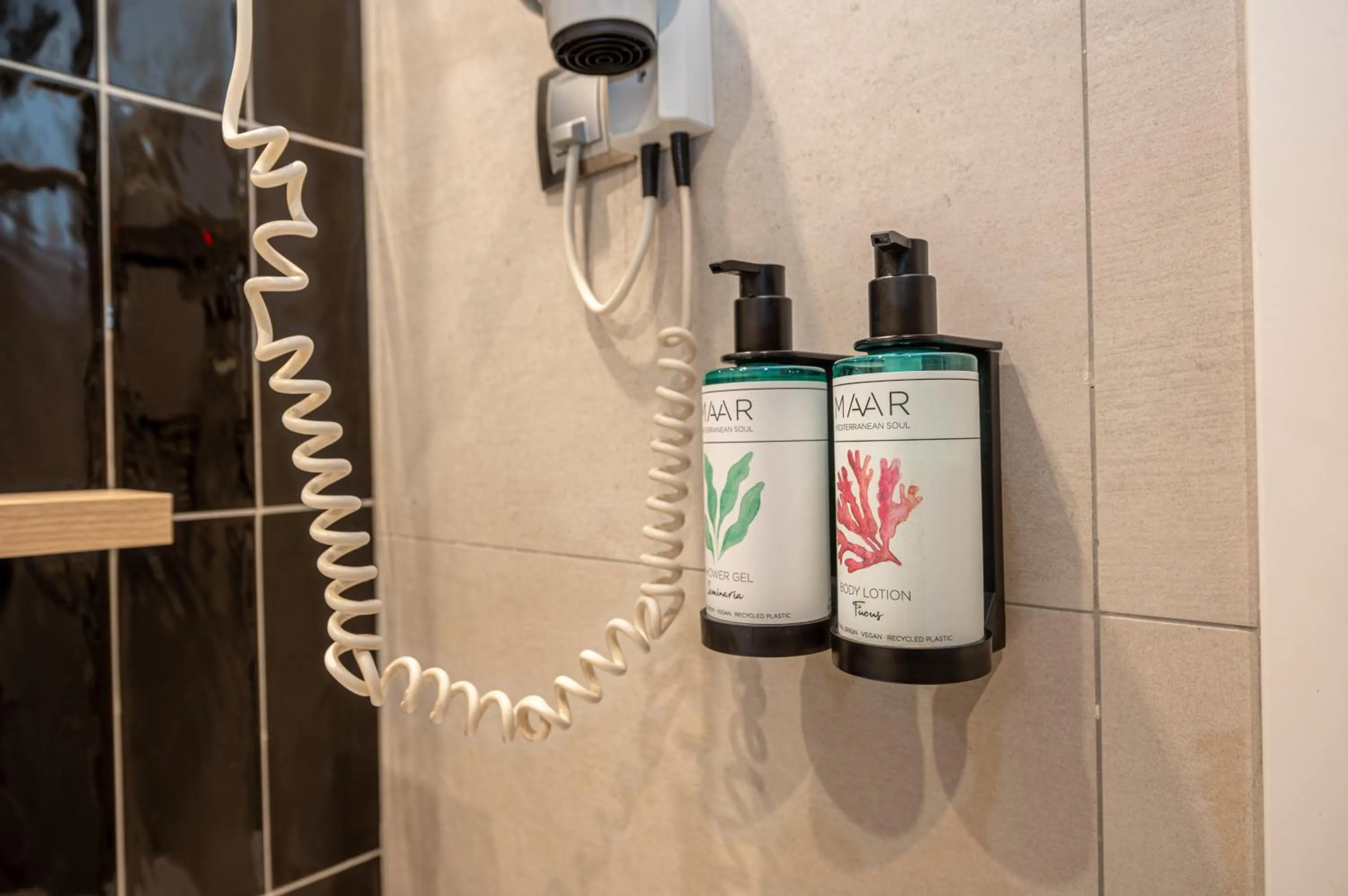 Bathroom in Hotel Roc Meler