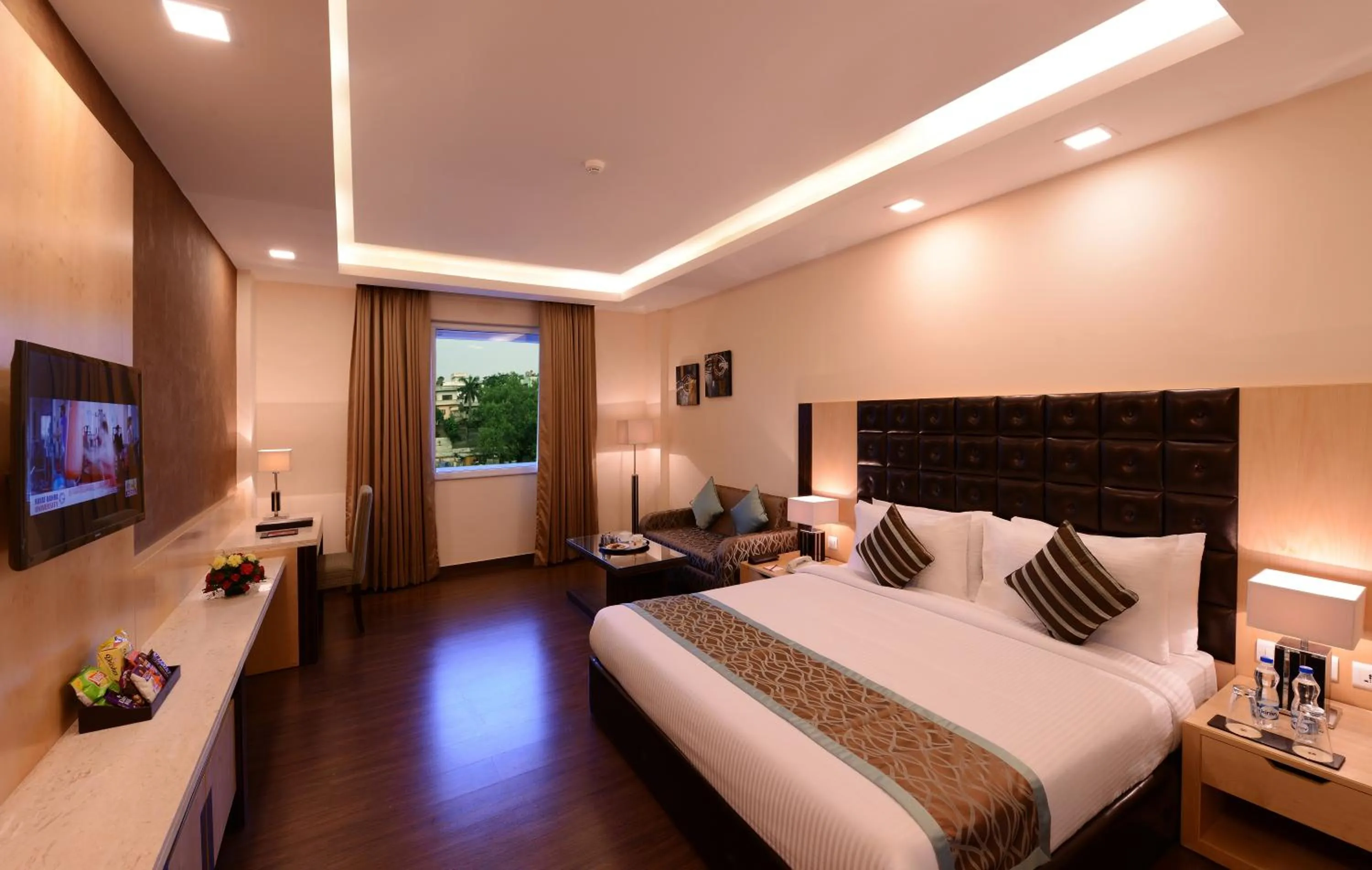 Bedroom, Bed in Grand Plaza Lords Inn Jammu