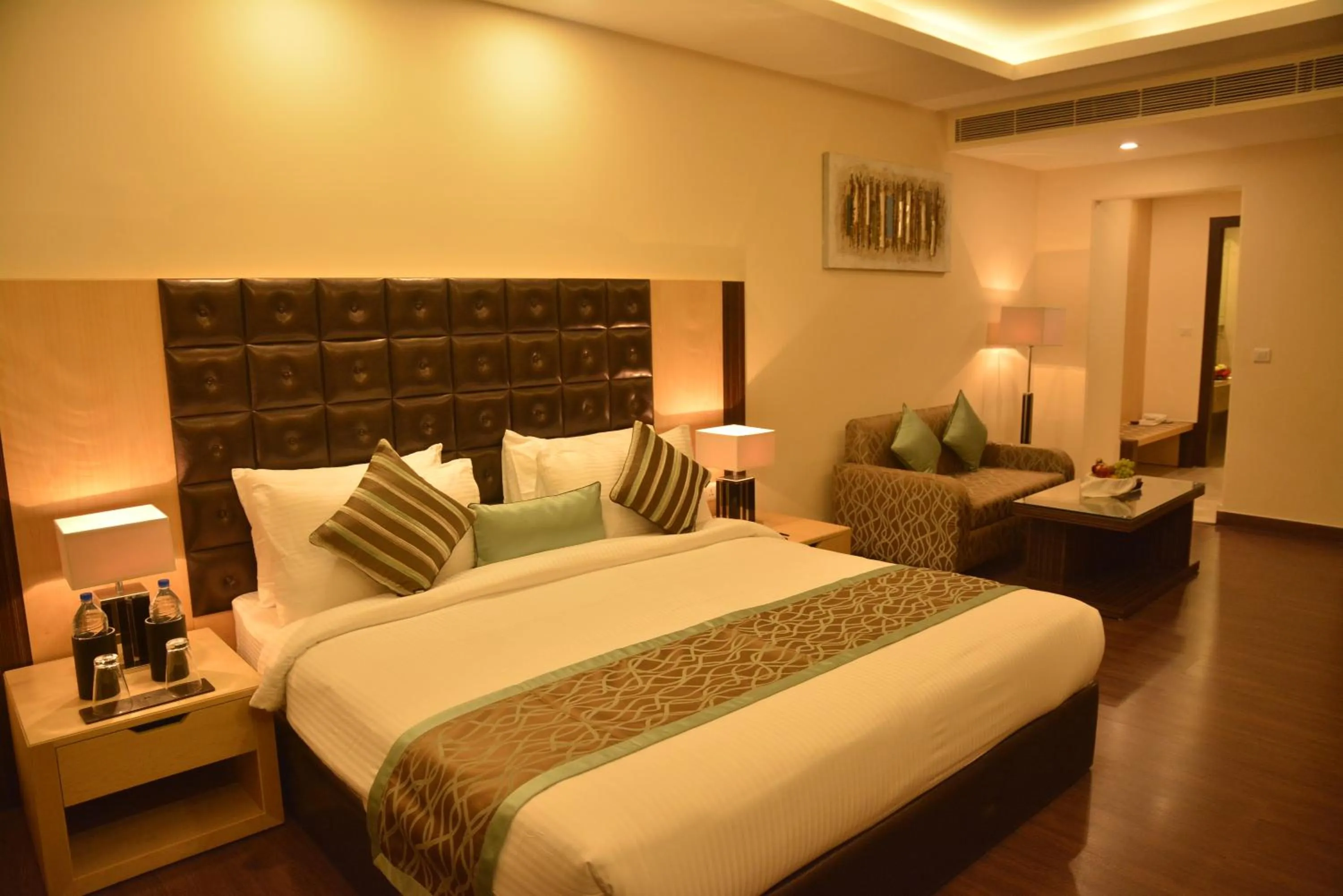 Bedroom, Bed in Grand Plaza Lords Inn Jammu