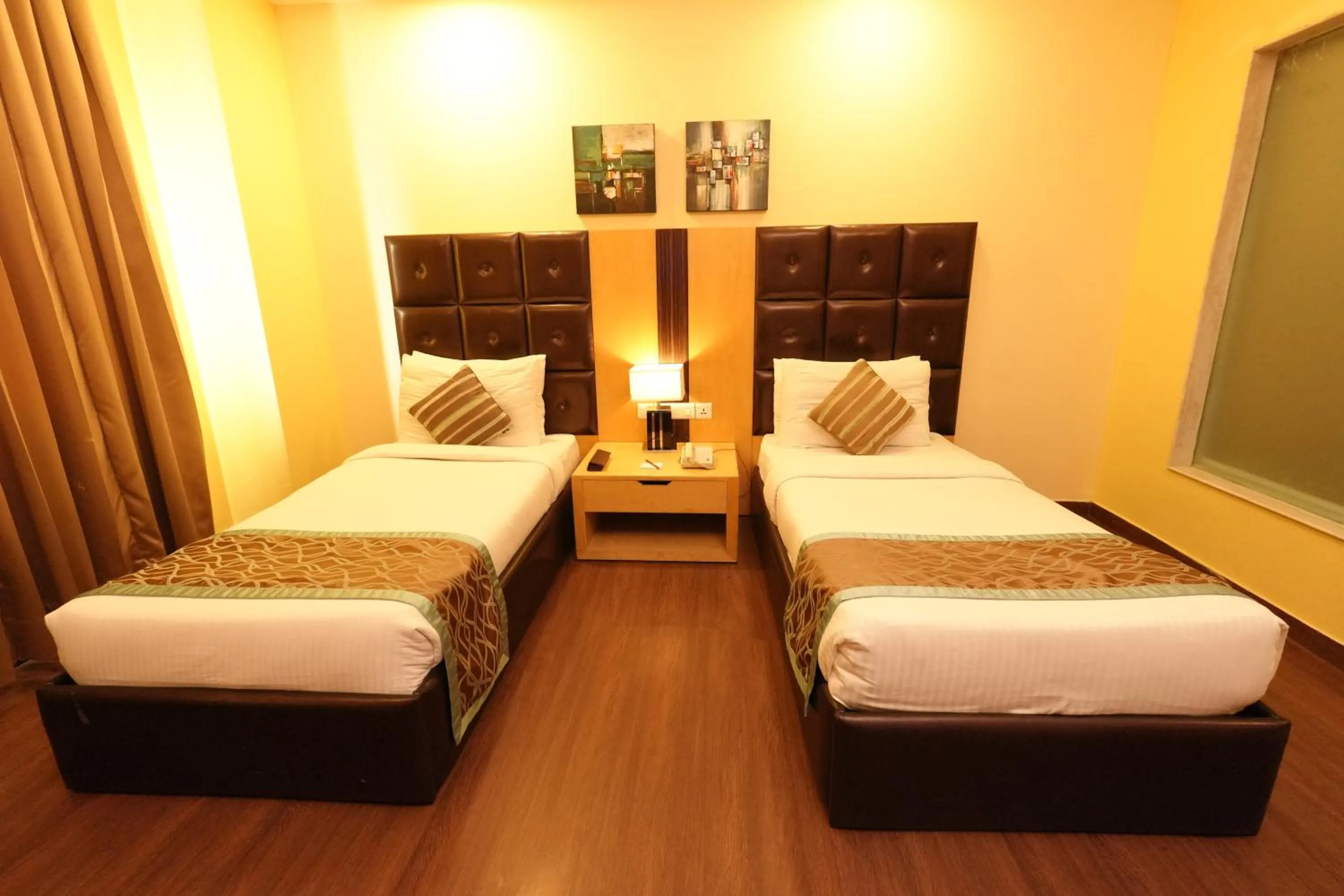 Bedroom, Bed in Grand Plaza Lords Inn Jammu