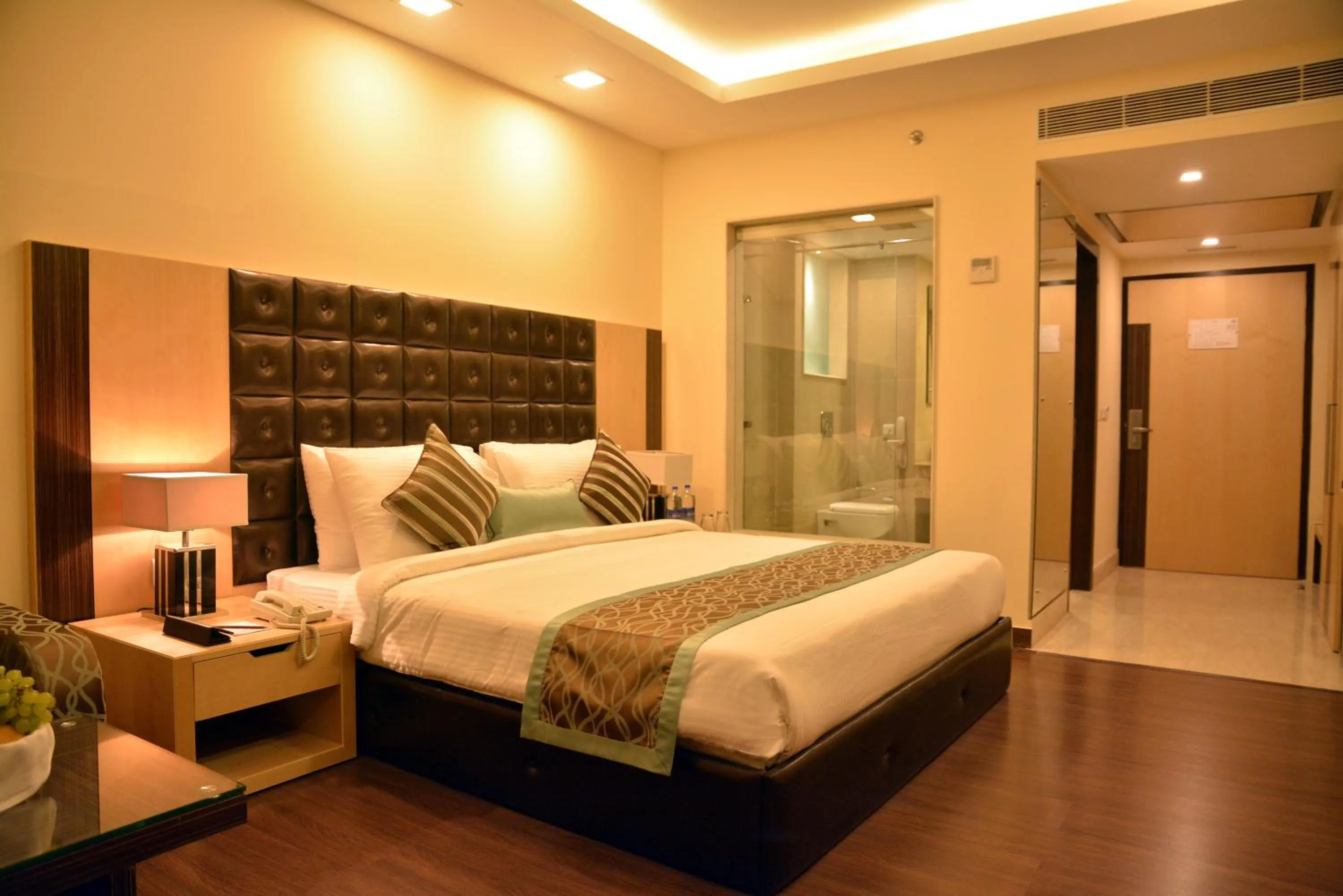 Bedroom, Bed in Grand Plaza Lords Inn Jammu
