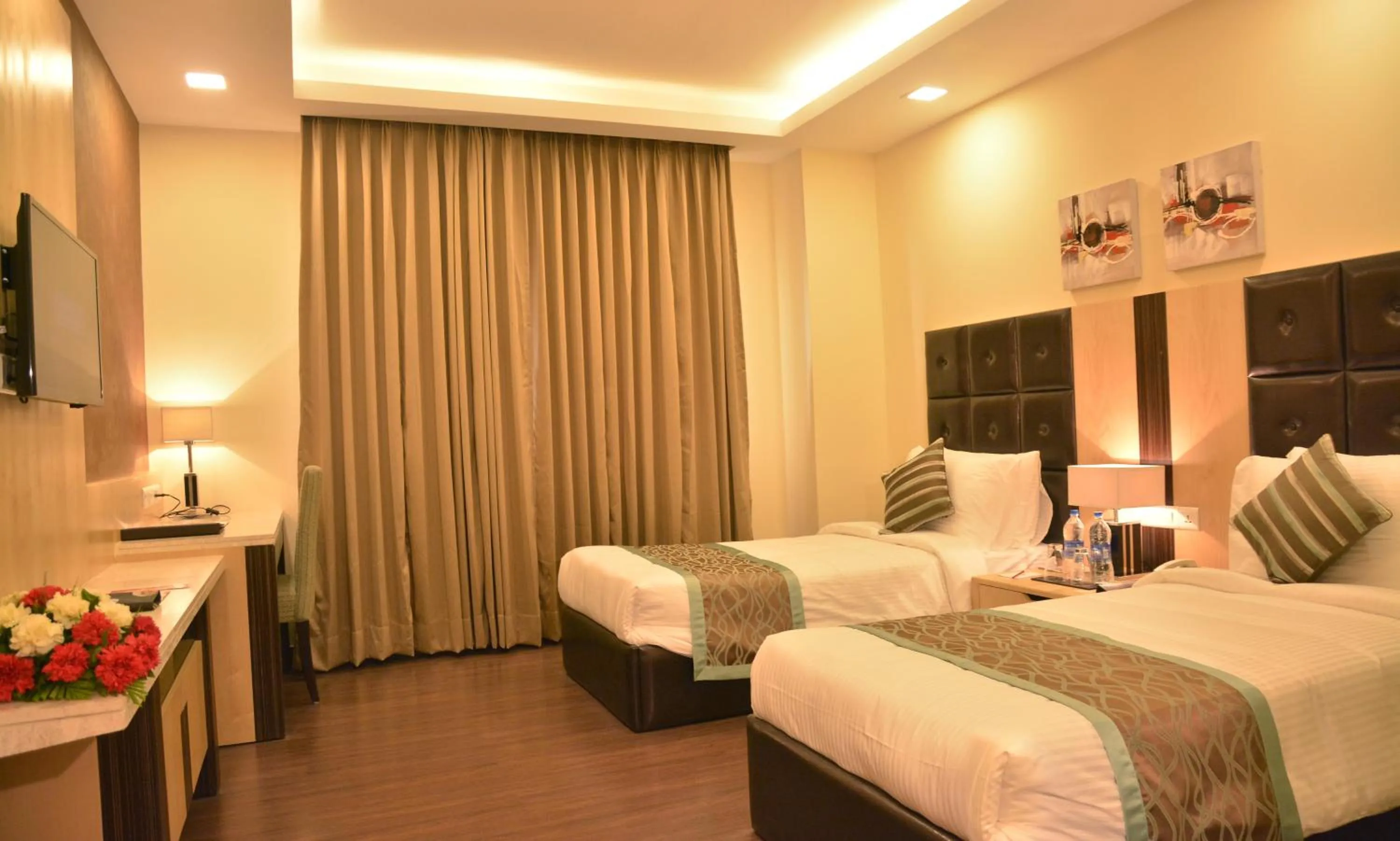Bedroom, Bed in Grand Plaza Lords Inn Jammu