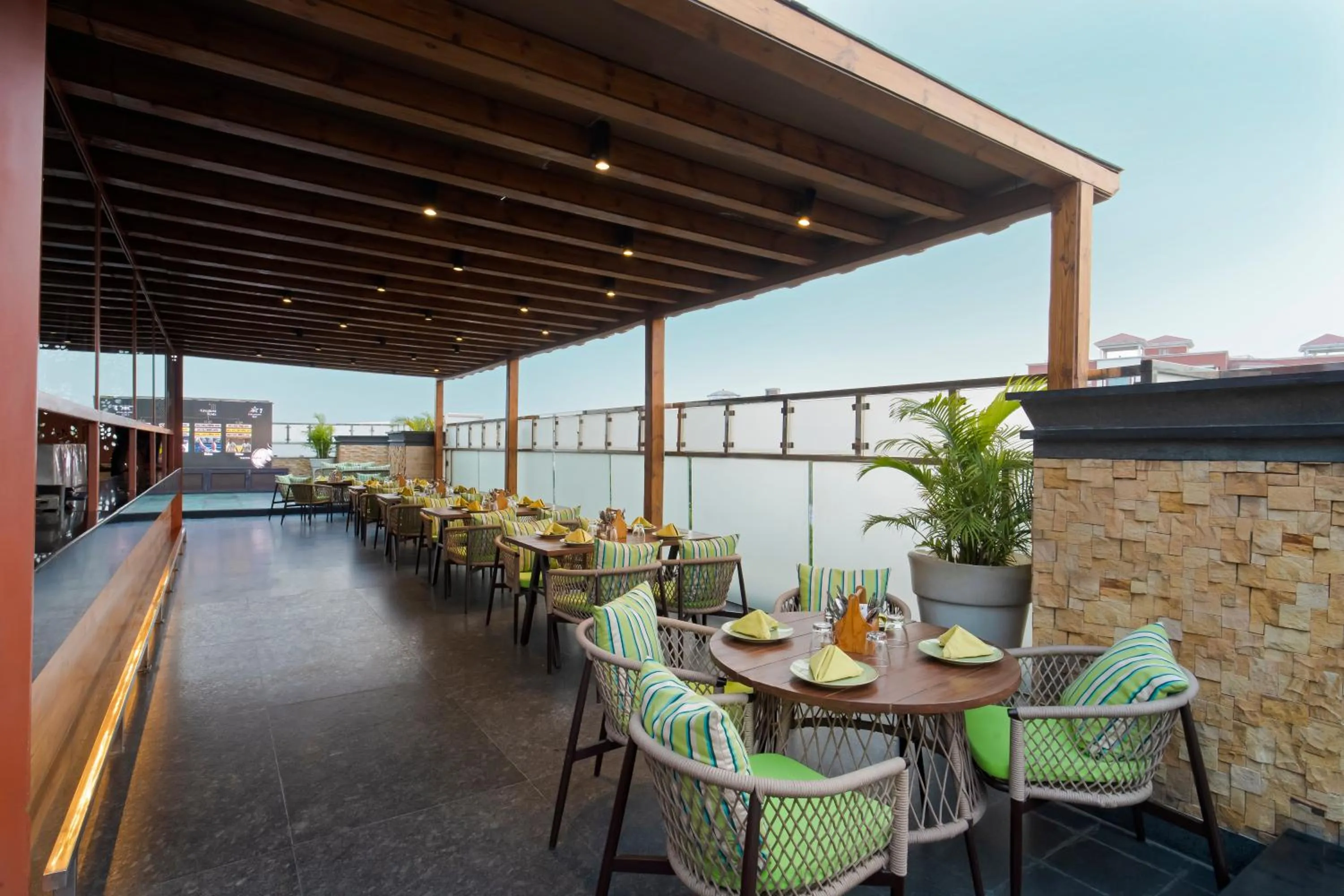 Restaurant/places to eat in Grand Plaza Lords Inn Jammu