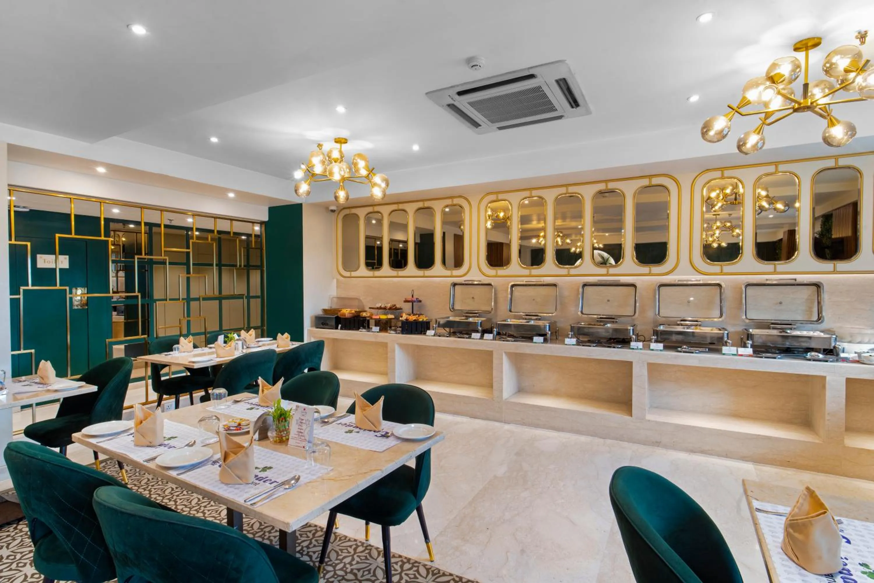 Restaurant/places to eat in Grand Plaza Lords Inn Jammu