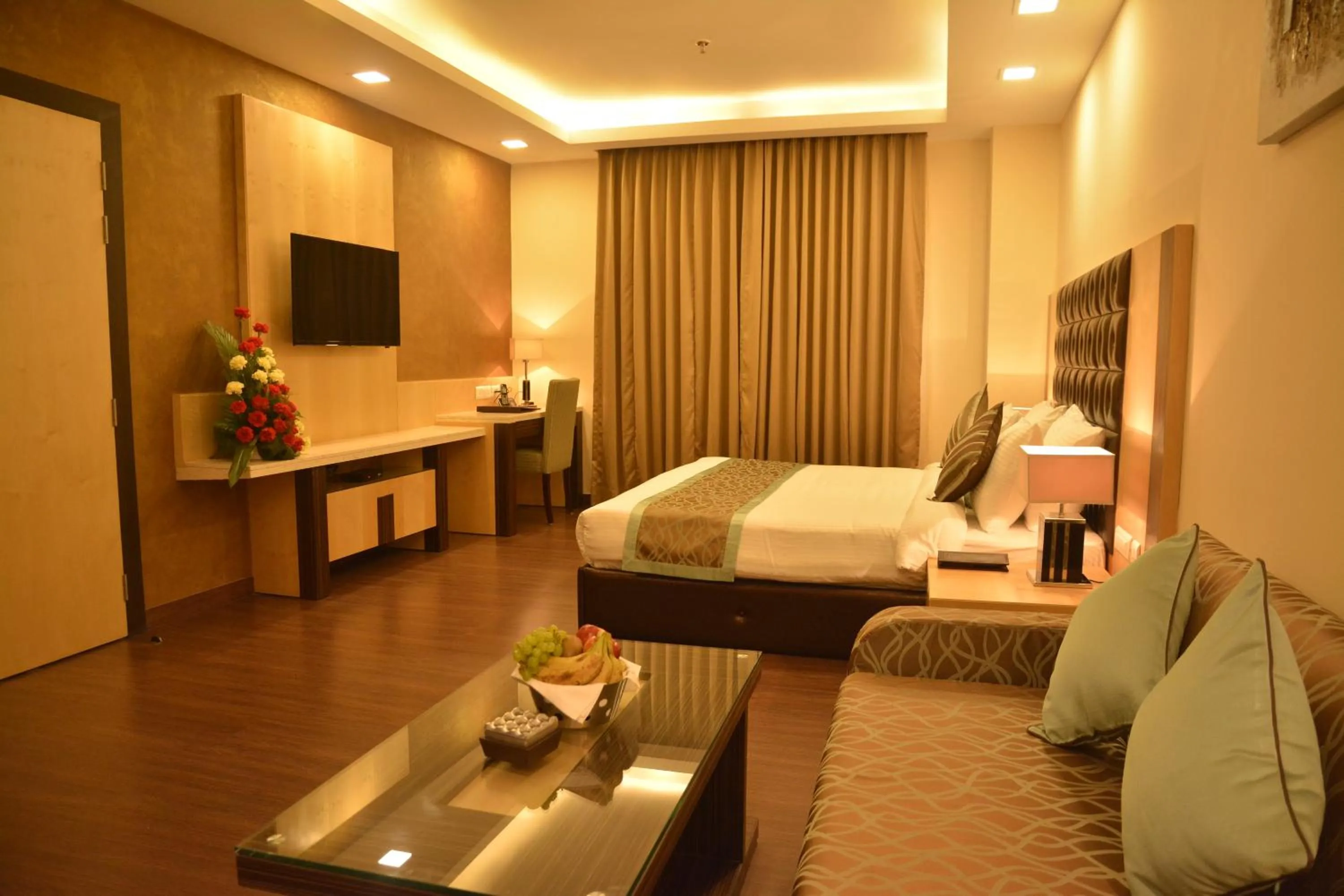 Bedroom, Bed in Grand Plaza Lords Inn Jammu