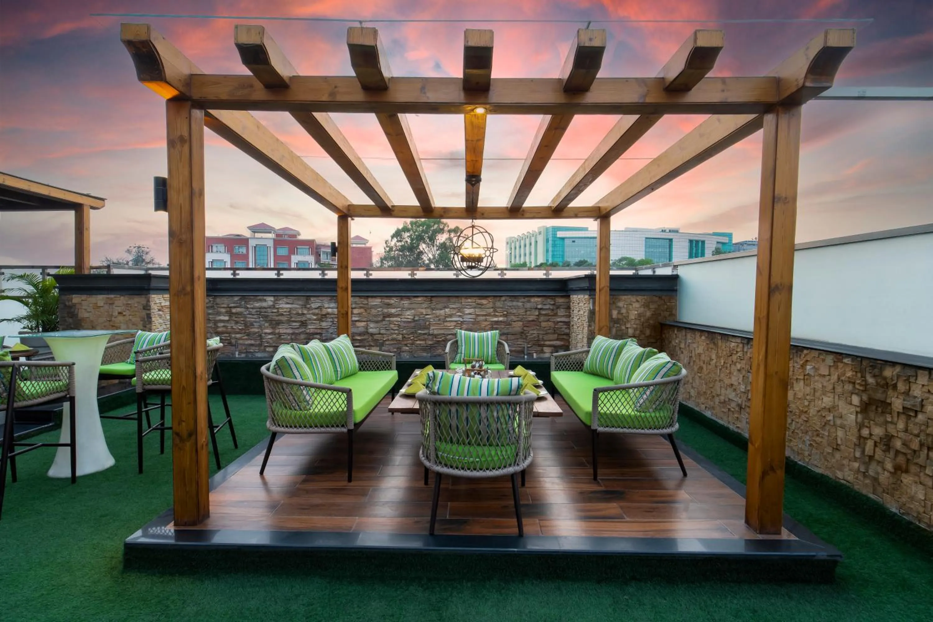 Lounge or bar in Grand Plaza Lords Inn Jammu