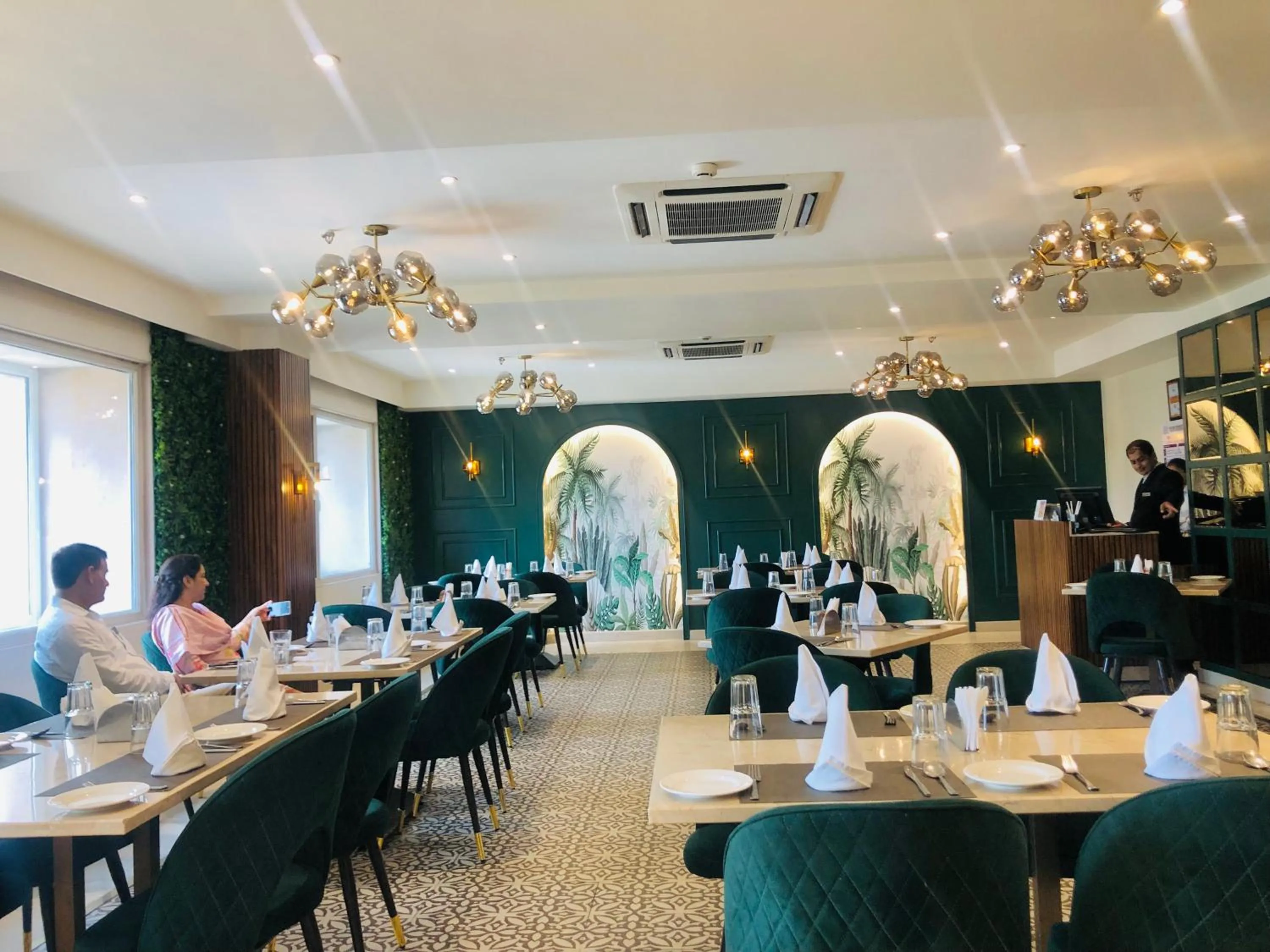 Breakfast in Grand Plaza Lords Inn Jammu