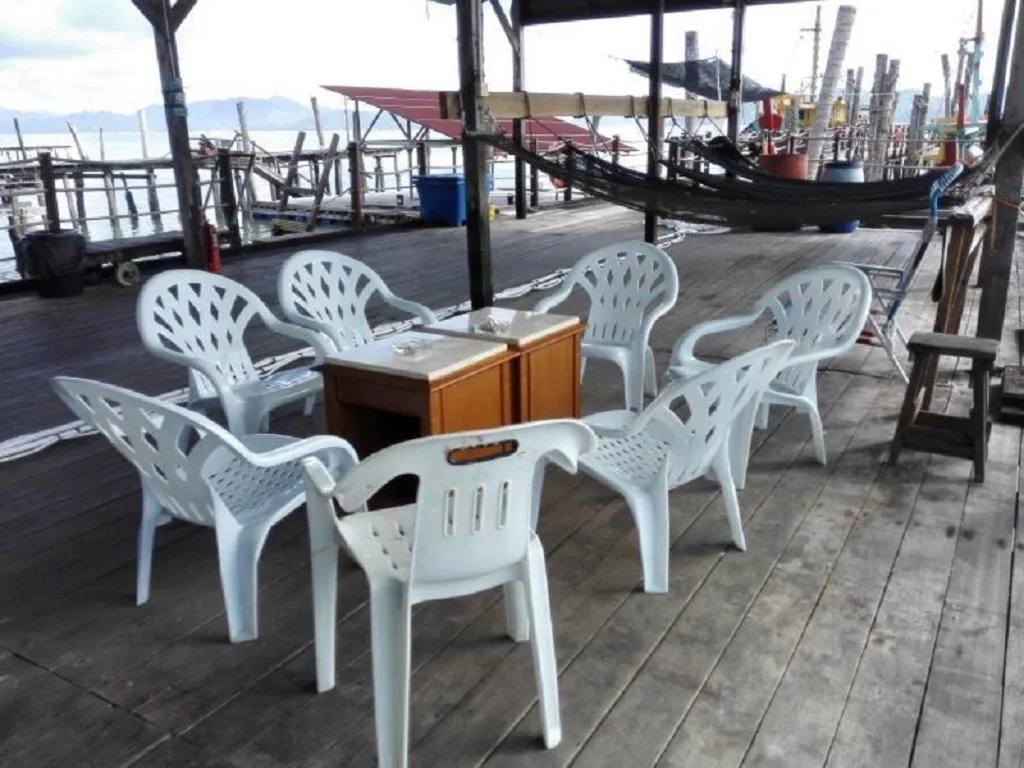 Communal lounge/ TV room in Pangkor Home Sea Village