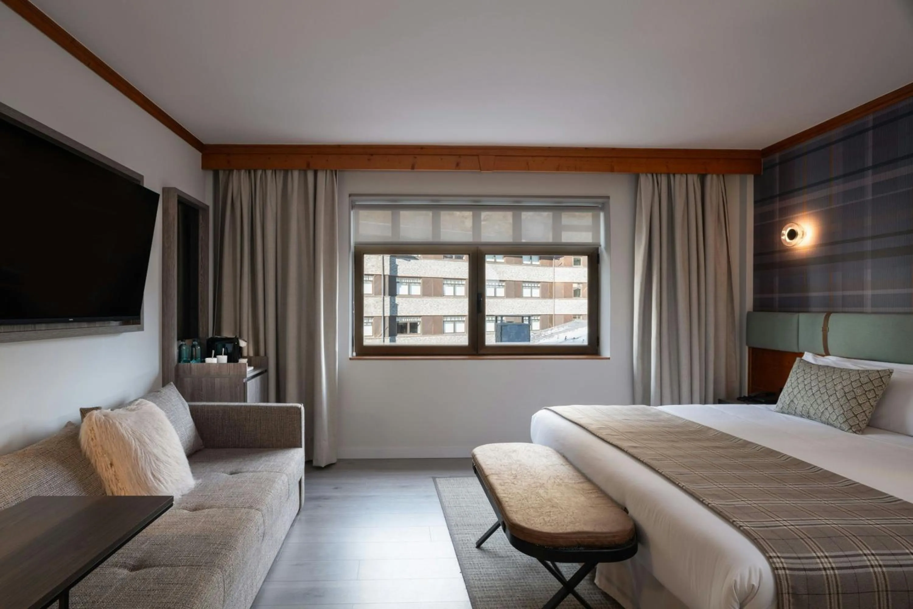 Living room, Bed in Hotel Euroski Mountain Resort & Spa