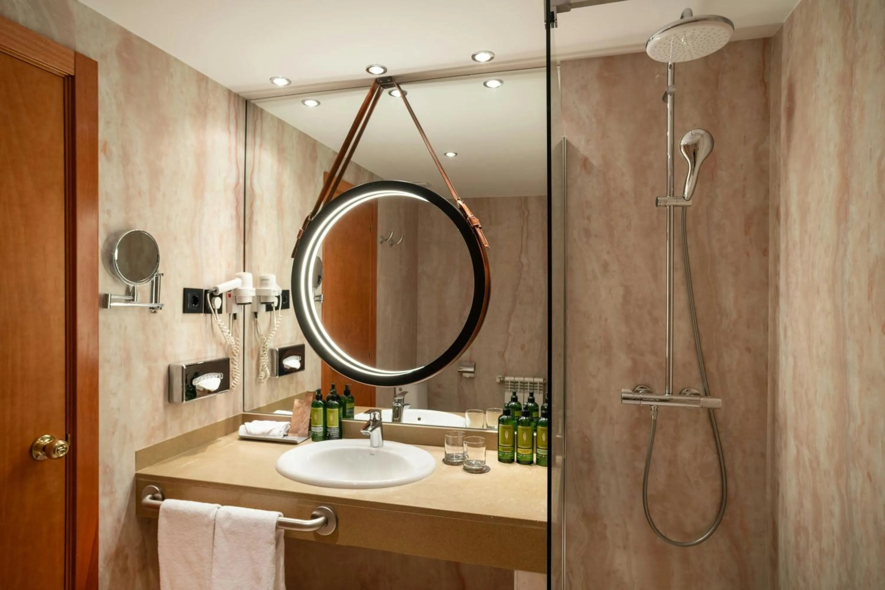 Bathroom in Hotel Euroski Mountain Resort & Spa