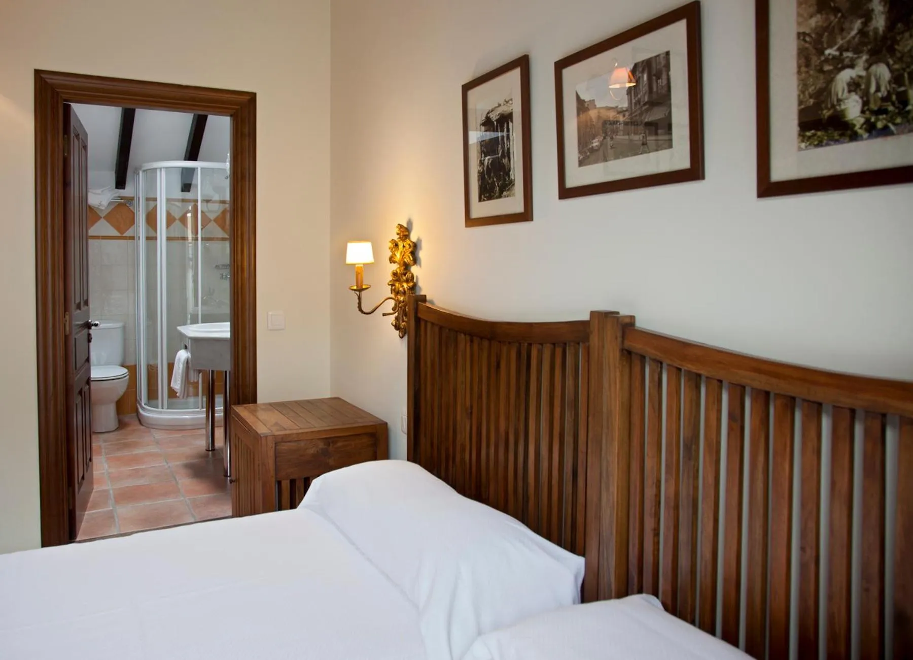 Decorative detail in Hotel The Island