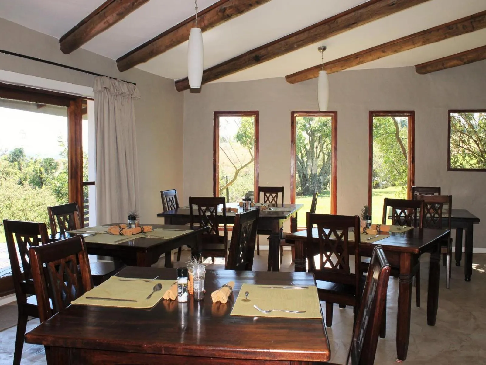 Dining area in Midlands Forest Lodge